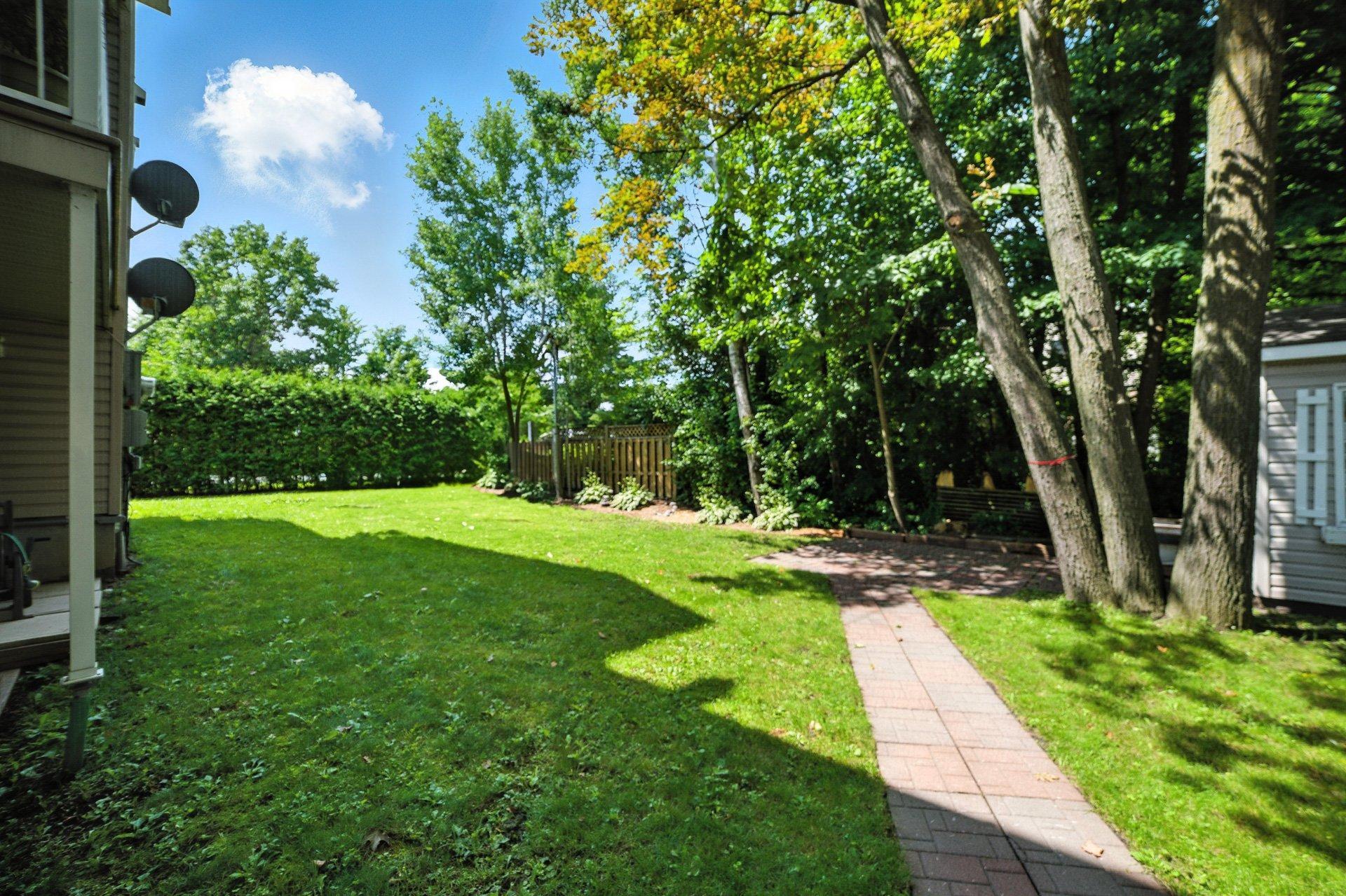 









264


Boul. St-Raymond

, 1,
Gatineau (Hull),




QC
J9A3G7

