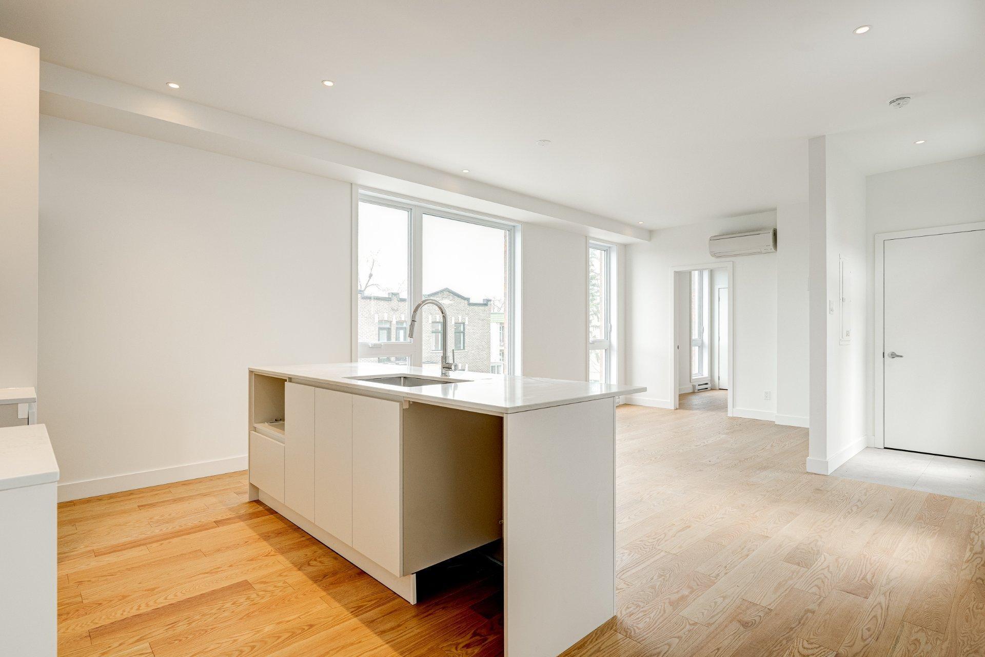 









1120


Rue de Bellechasse

,
Montréal (Rosemont/La Petite-Patrie),




QC
H2S1Y6

