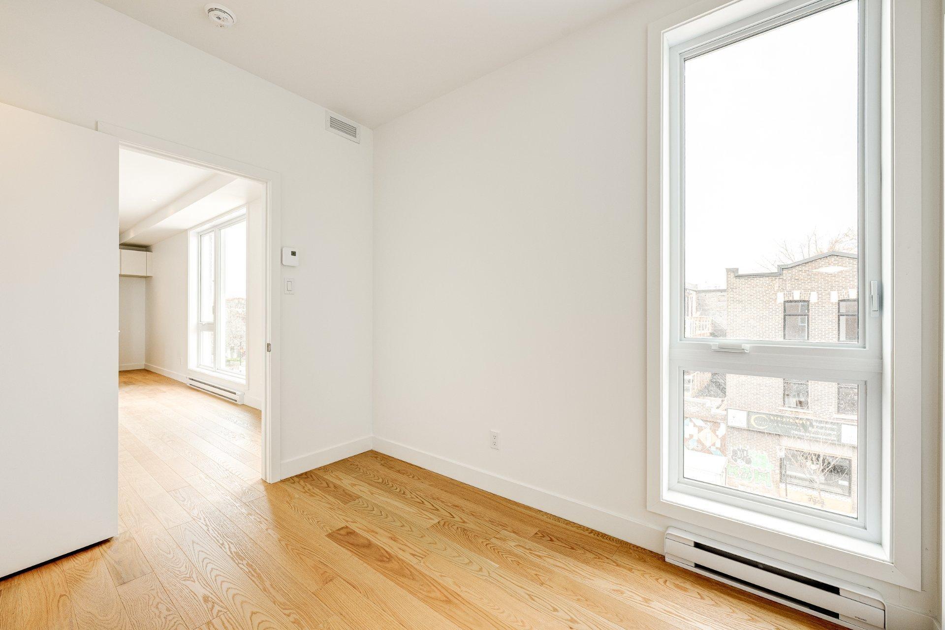 









1120


Rue de Bellechasse

,
Montréal (Rosemont/La Petite-Patrie),




QC
H2S1Y6

