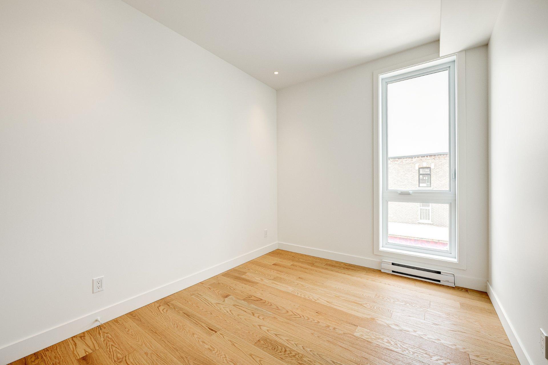









1120


Rue de Bellechasse

,
Montréal (Rosemont/La Petite-Patrie),




QC
H2S1Y6

