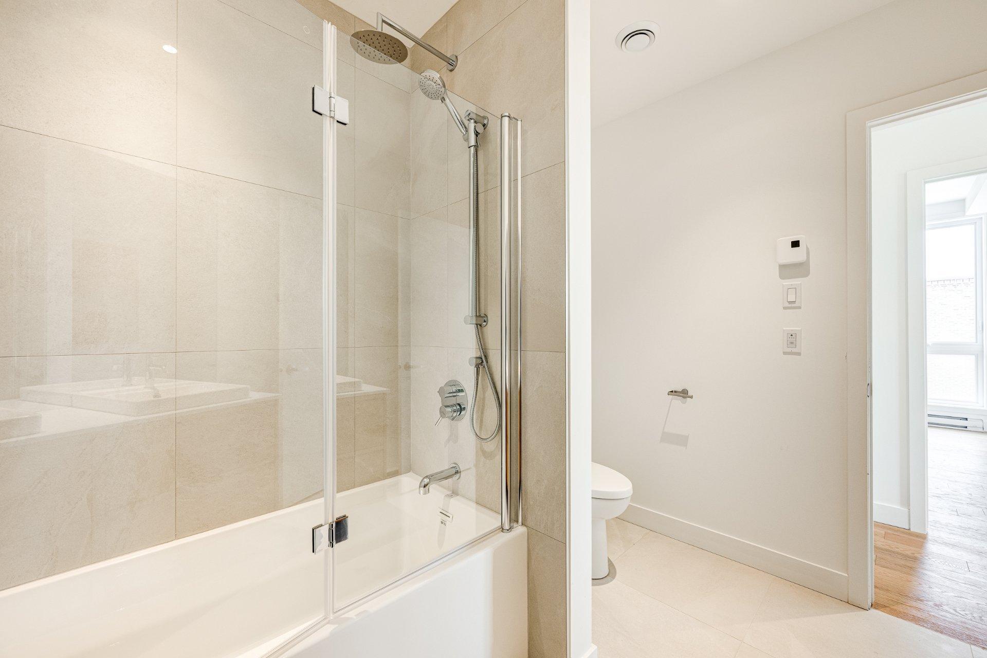 









1120


Rue de Bellechasse

,
Montréal (Rosemont/La Petite-Patrie),




QC
H2S1Y6


