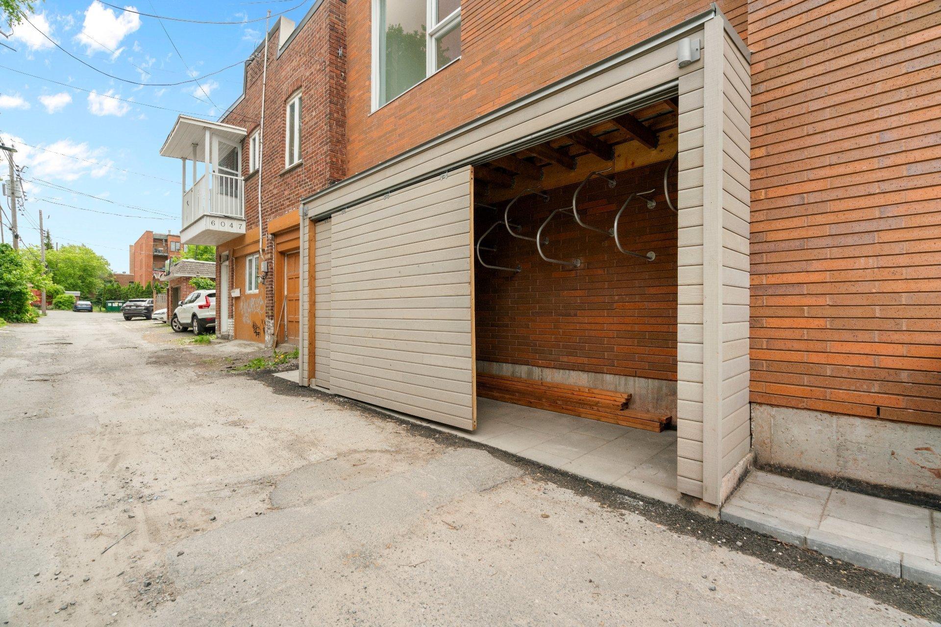 









1120


Rue de Bellechasse

,
Montréal (Rosemont/La Petite-Patrie),




QC
H2S1Y6

