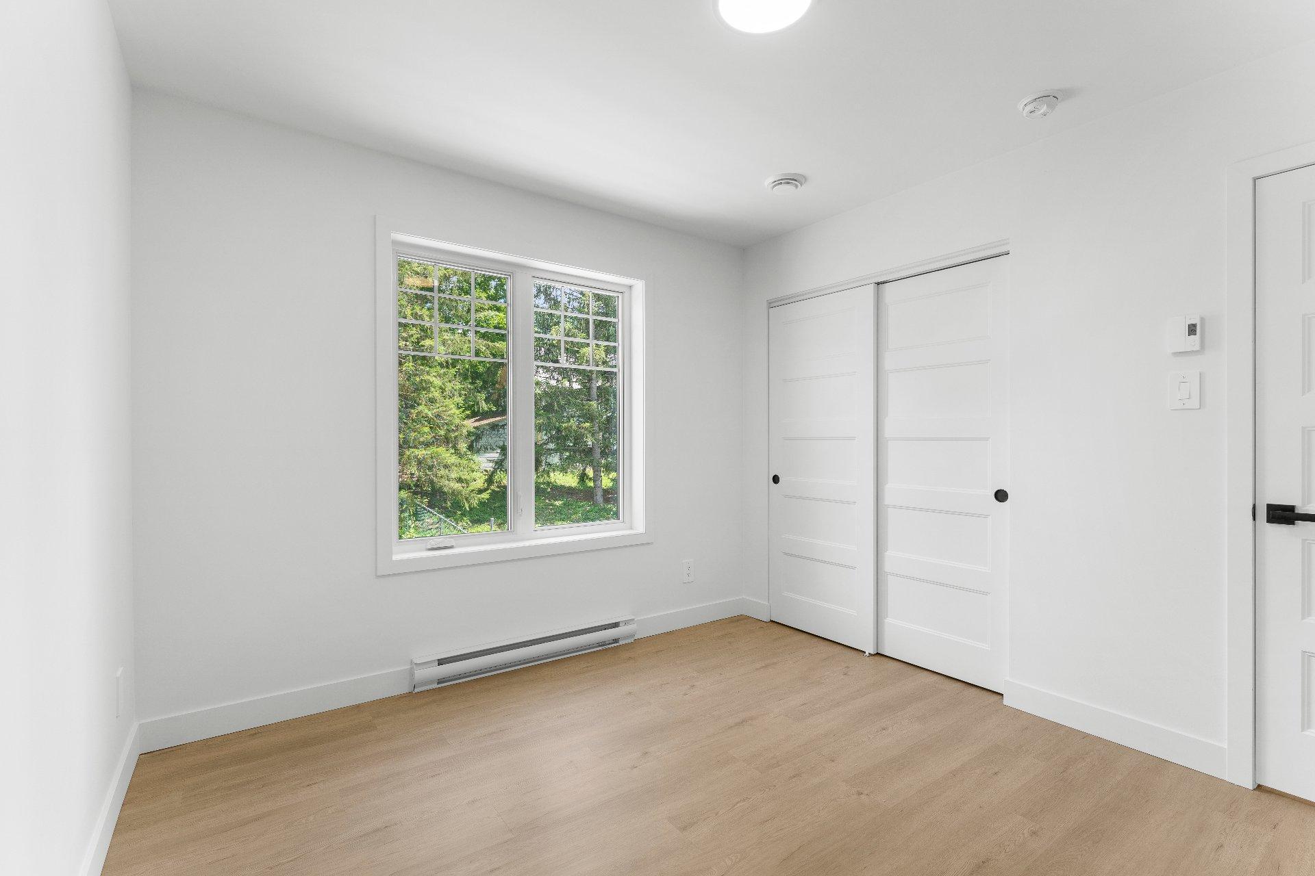 









175


Rue du Conseil

,
Sherbrooke (Fleurimont),




QC
J1G1J1

