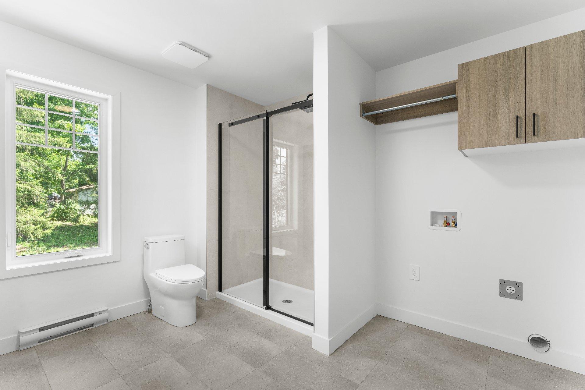 









175


Rue du Conseil

,
Sherbrooke (Fleurimont),




QC
J1G1J1

