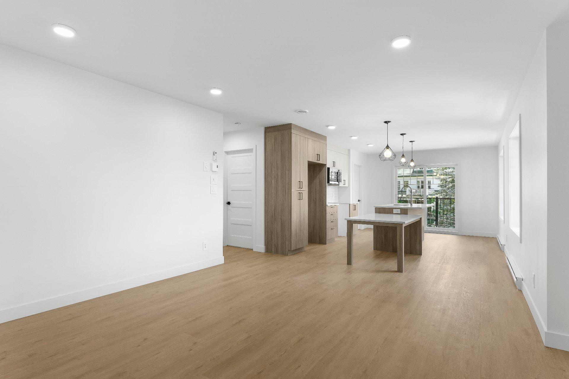 









175


Rue du Conseil

,
Sherbrooke (Fleurimont),




QC
J1G1J1

