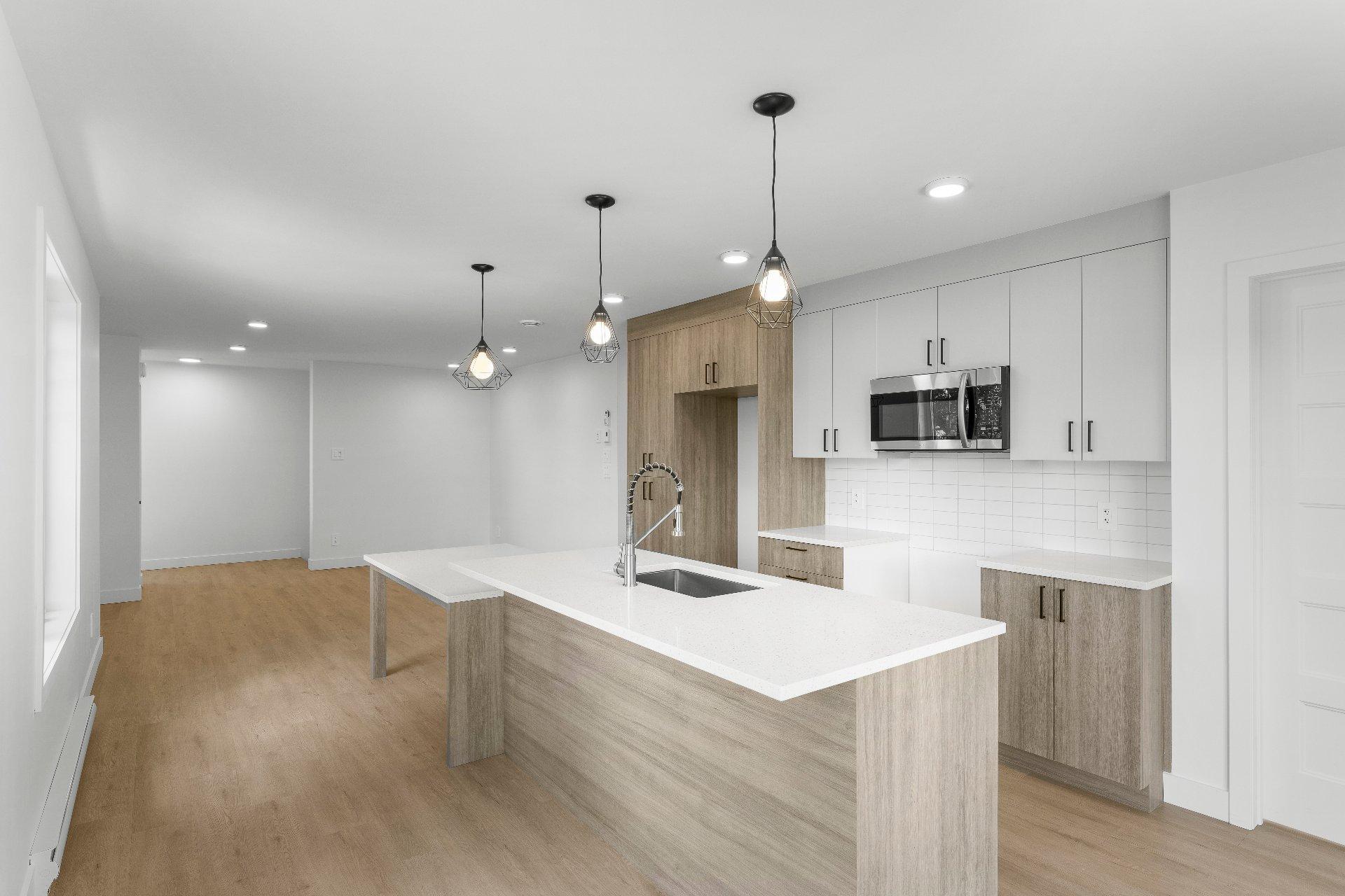 









175


Rue du Conseil

,
Sherbrooke (Fleurimont),




QC
J1G1J1

