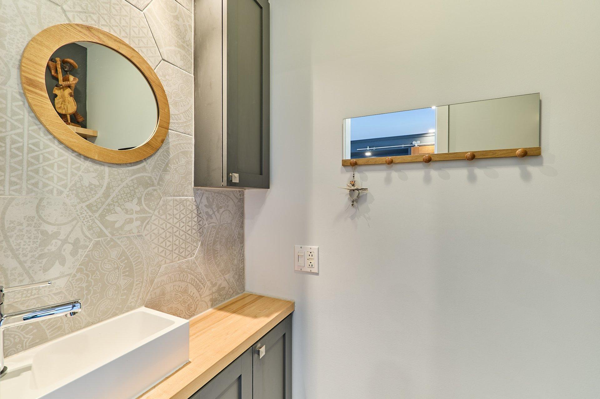 









11


Rue Lachapelle

,
Lac-des-Plages,




QC
J0T1K0

