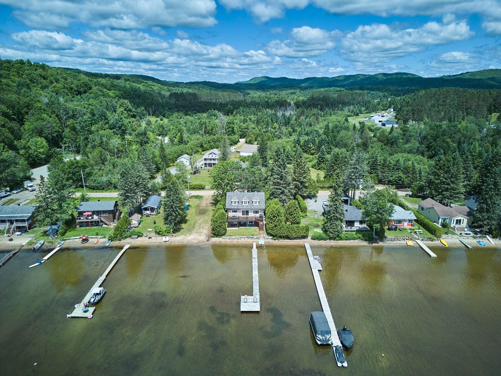 









11


Rue Lachapelle

,
Lac-des-Plages,




QC
J0T1K0

