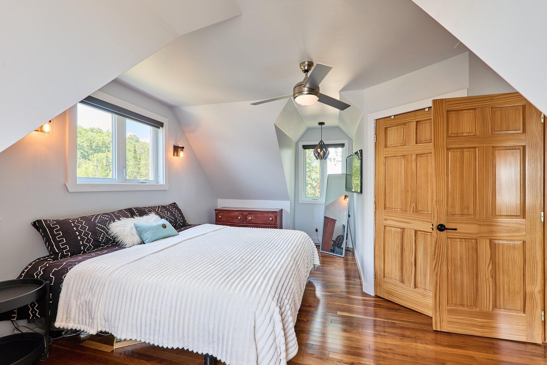 









11


Rue Lachapelle

,
Lac-des-Plages,




QC
J0T1K0

