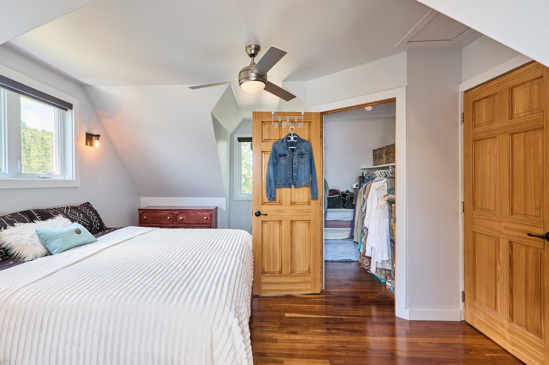 









11


Rue Lachapelle

,
Lac-des-Plages,




QC
J0T1K0

