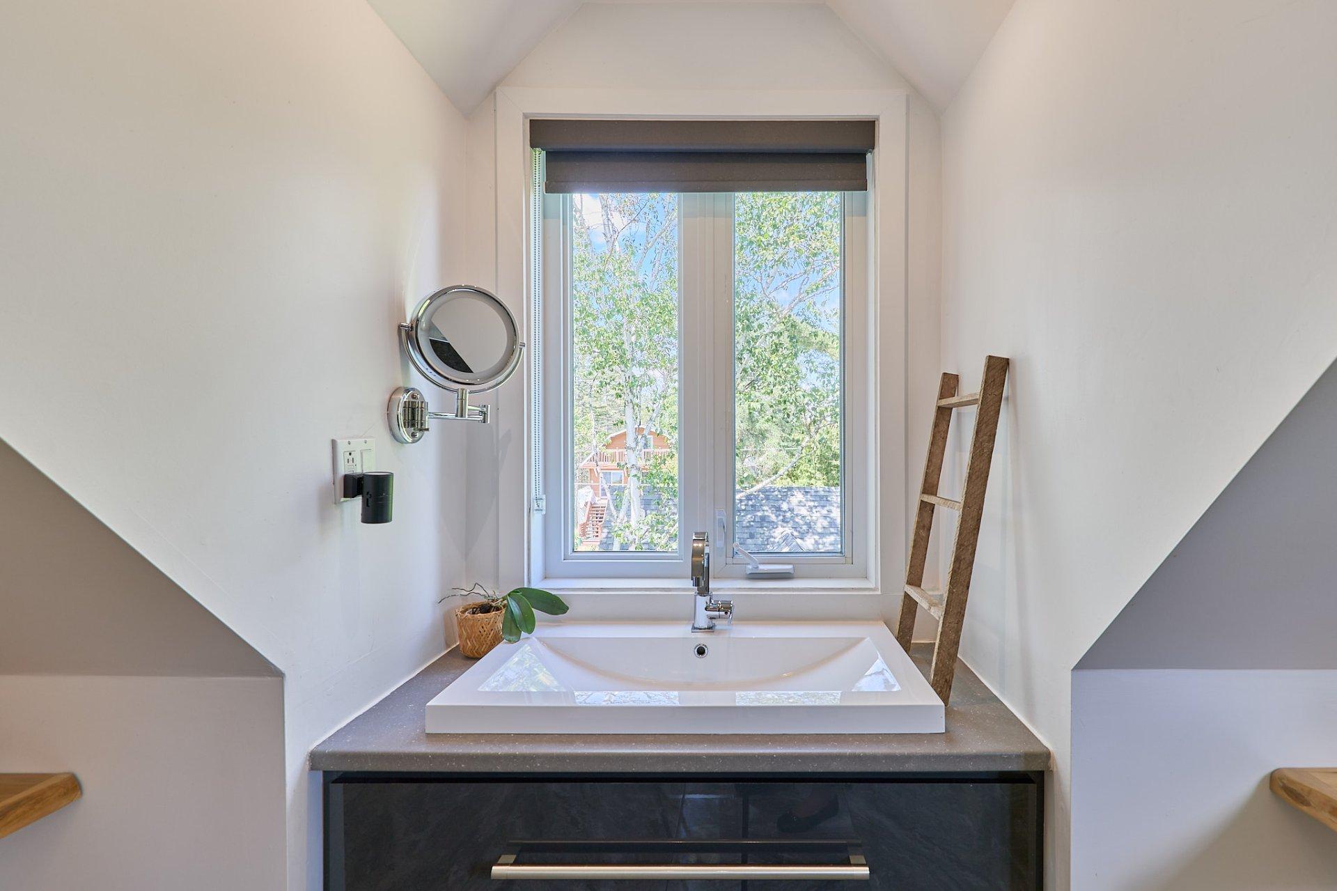 









11


Rue Lachapelle

,
Lac-des-Plages,




QC
J0T1K0

