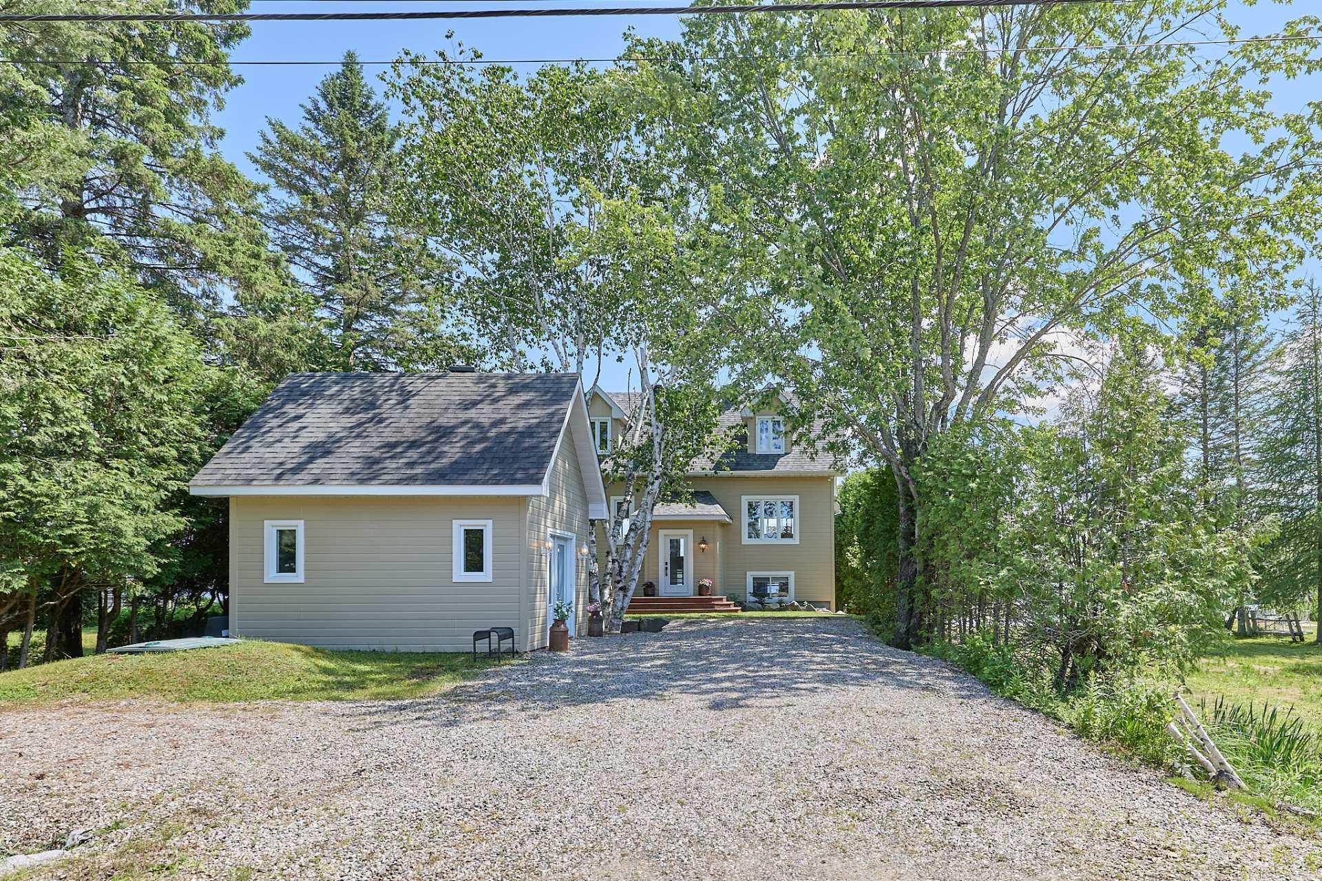 









11


Rue Lachapelle

,
Lac-des-Plages,




QC
J0T1K0

