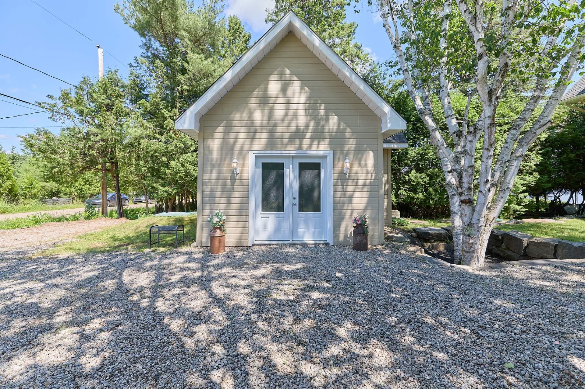 









11


Rue Lachapelle

,
Lac-des-Plages,




QC
J0T1K0

