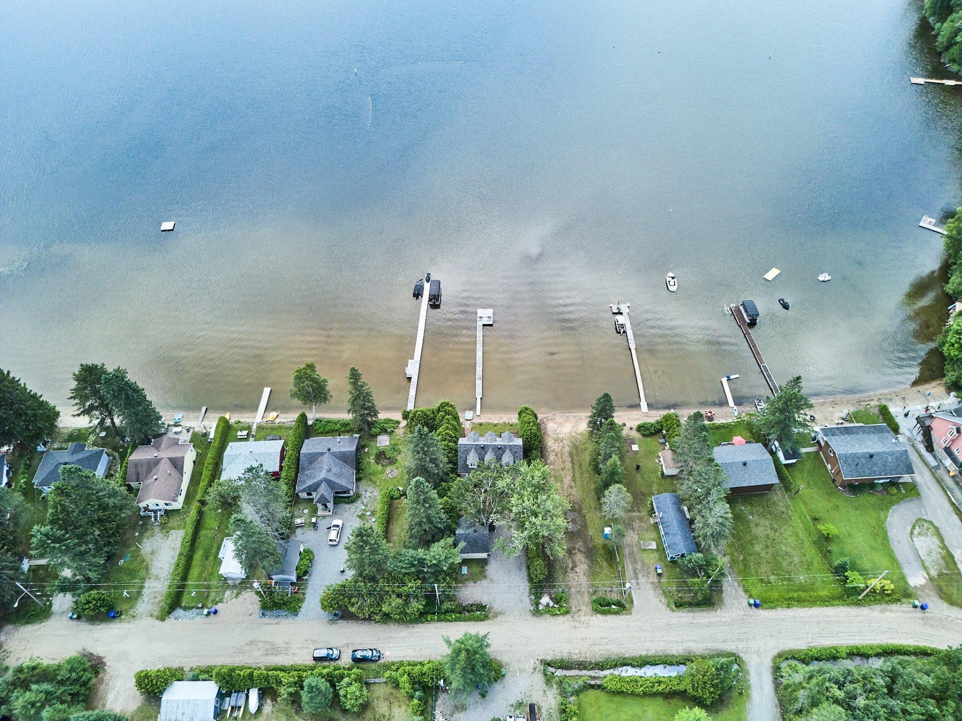 









11


Rue Lachapelle

,
Lac-des-Plages,




QC
J0T1K0

