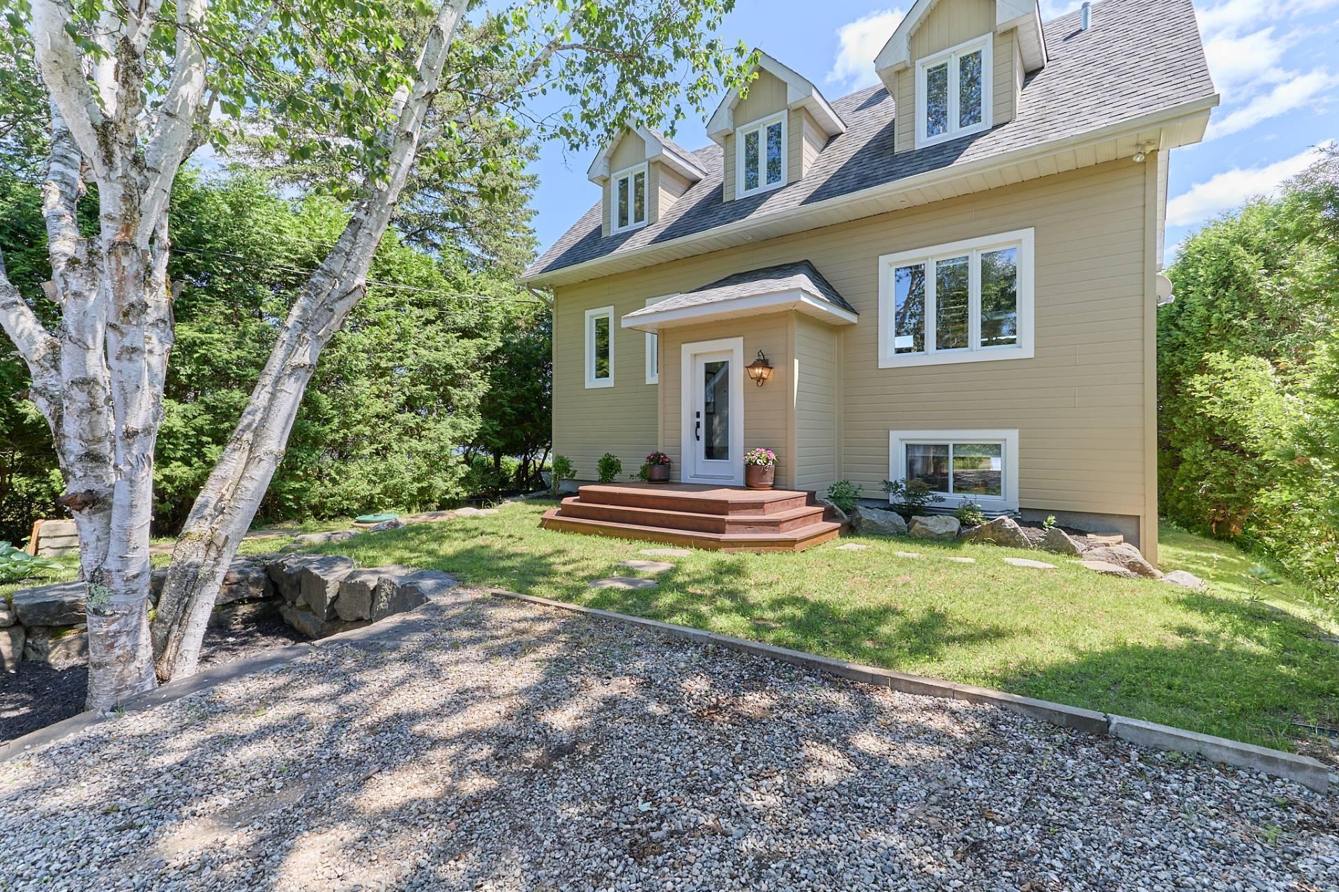 









11


Rue Lachapelle

,
Lac-des-Plages,




QC
J0T1K0

