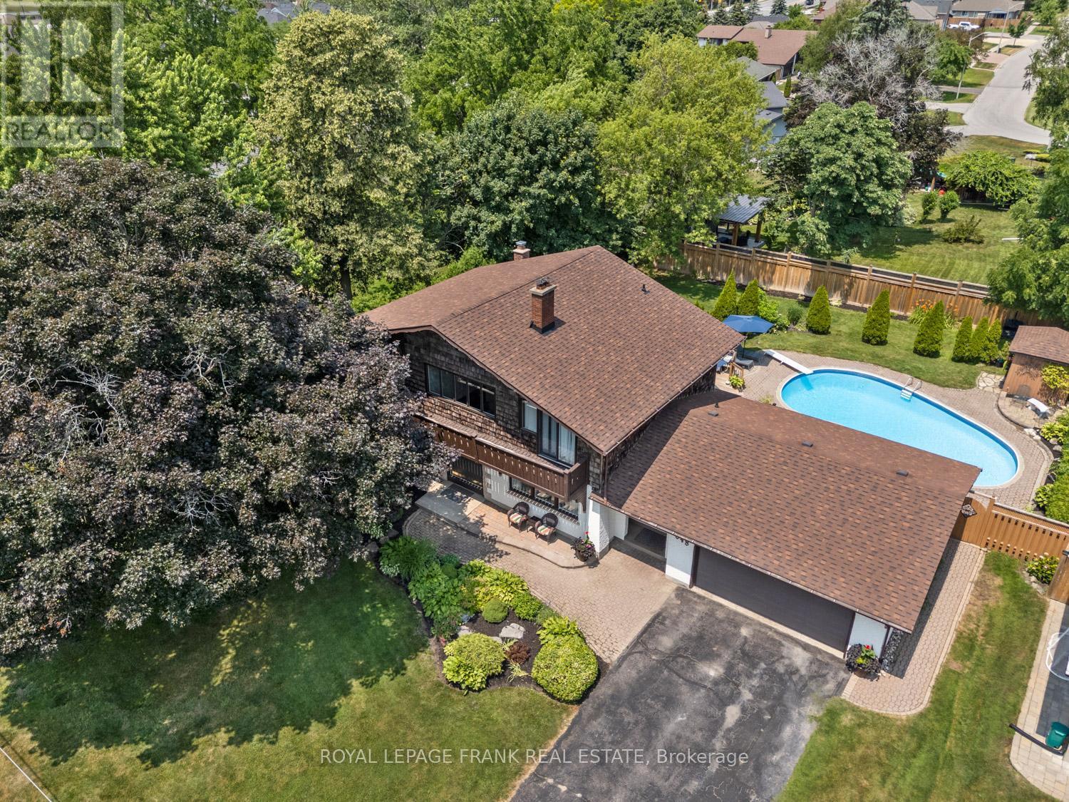 












848 SWISS HEIGHTS

,
Oshawa (Pinecrest),




Ontario
L1K2A9

