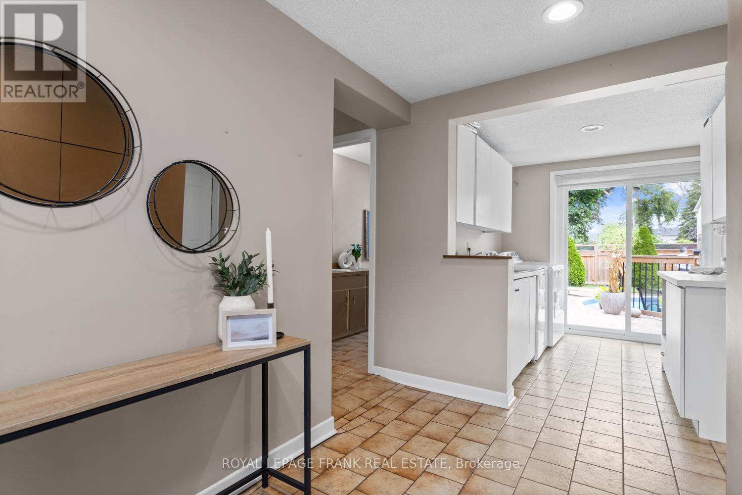 












848 SWISS HEIGHTS

,
Oshawa (Pinecrest),




Ontario
L1K2A9

