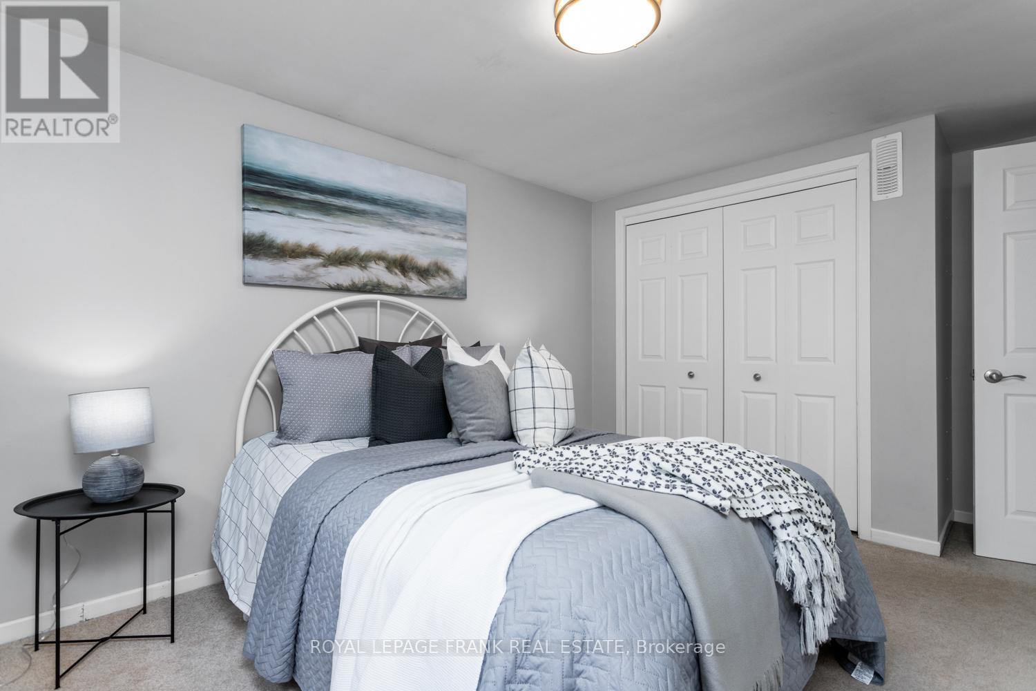 












848 SWISS HEIGHTS

,
Oshawa (Pinecrest),




Ontario
L1K2A9

