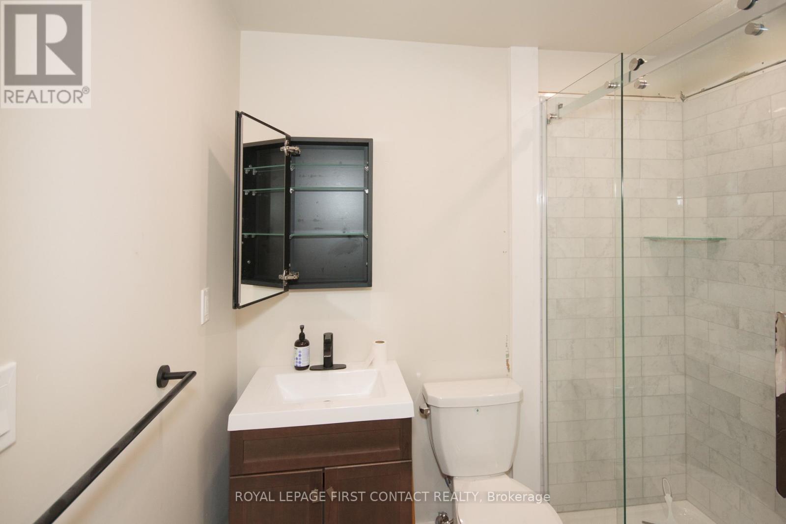 












2 - 19 PETER STREET S

,
Orillia,




Ontario
L3V5A8


