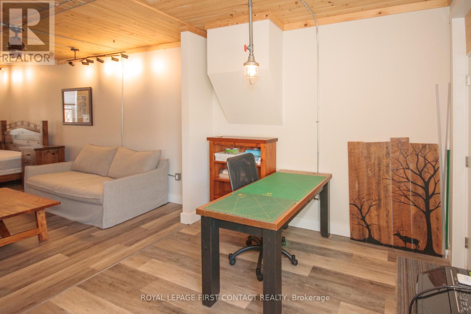 












2 - 19 PETER STREET S

,
Orillia,




Ontario
L3V5A8

