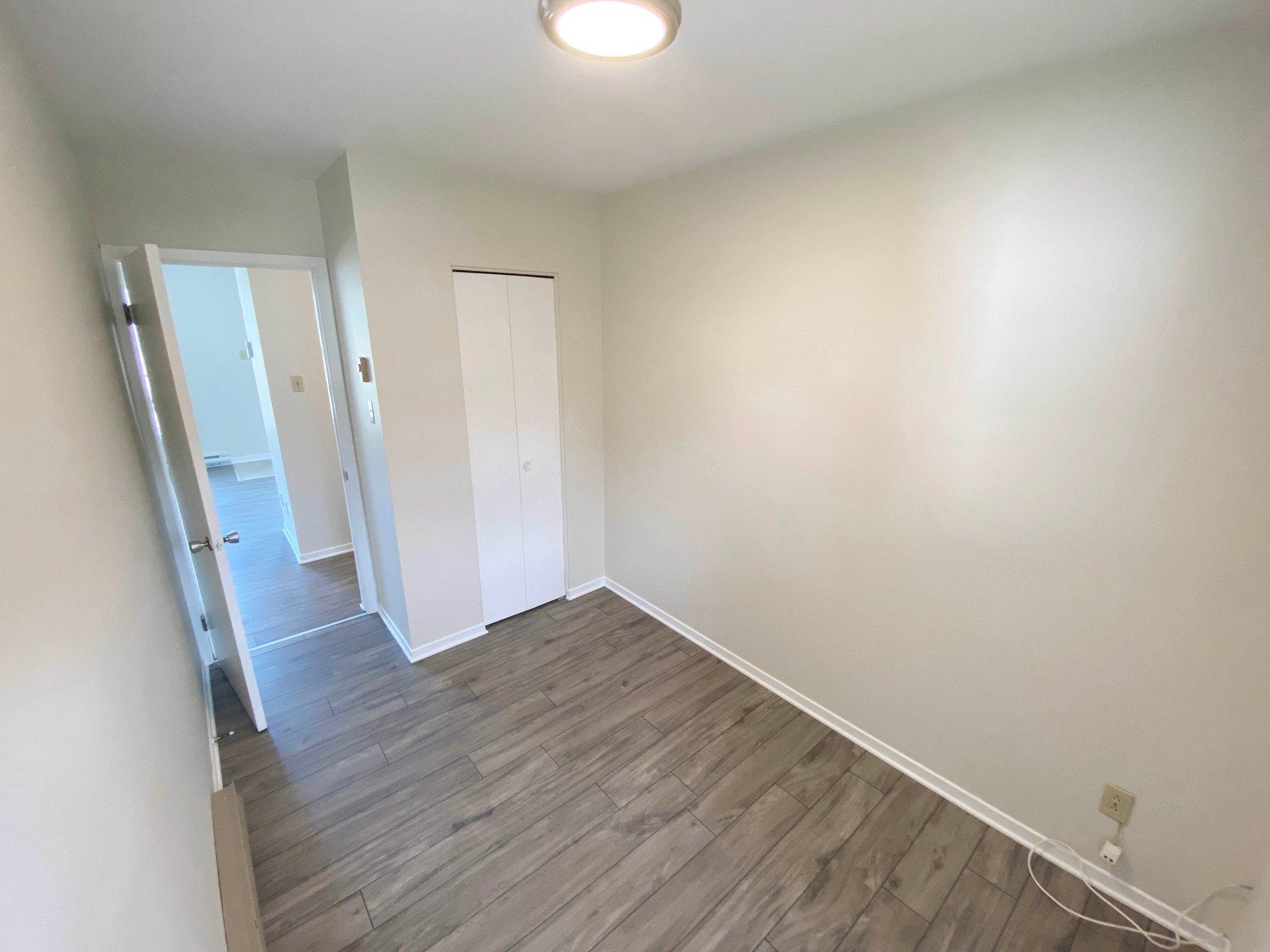 









272


7e Avenue

,
L'Île-Perrot,




QC
J7V4T7

