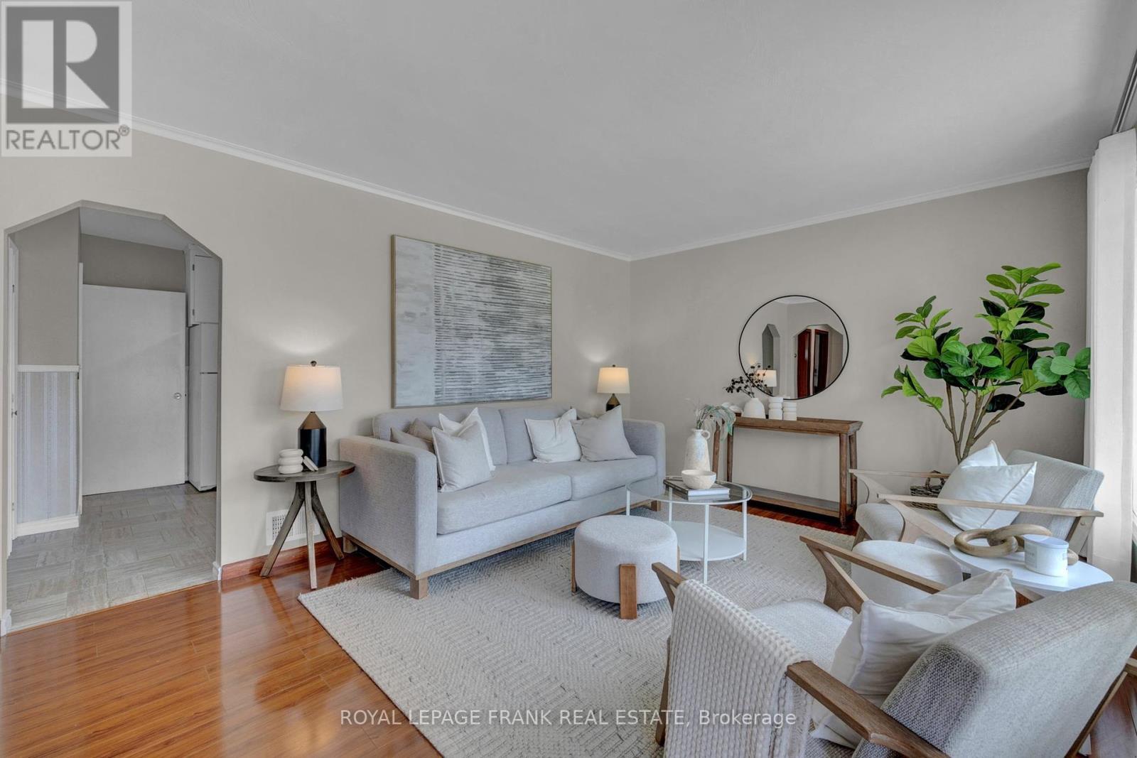 












17 PHAIR AVENUE

,
Clarington (Courtice),




Ontario
L1E2W5

