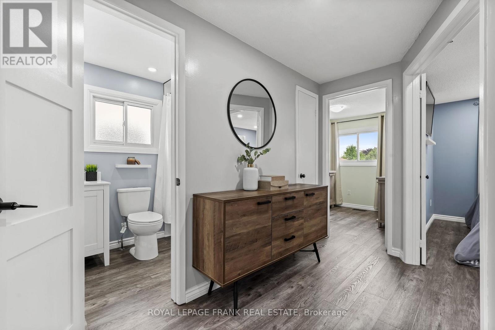 












808 CROWELLS STREET

,
Oshawa (Pinecrest),




Ontario
L1K1X4

