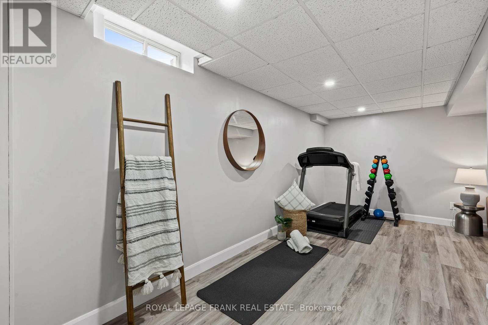 












808 CROWELLS STREET

,
Oshawa (Pinecrest),




Ontario
L1K1X4

