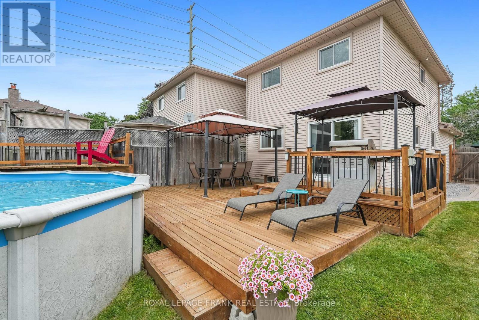 












808 CROWELLS STREET

,
Oshawa (Pinecrest),




Ontario
L1K1X4

