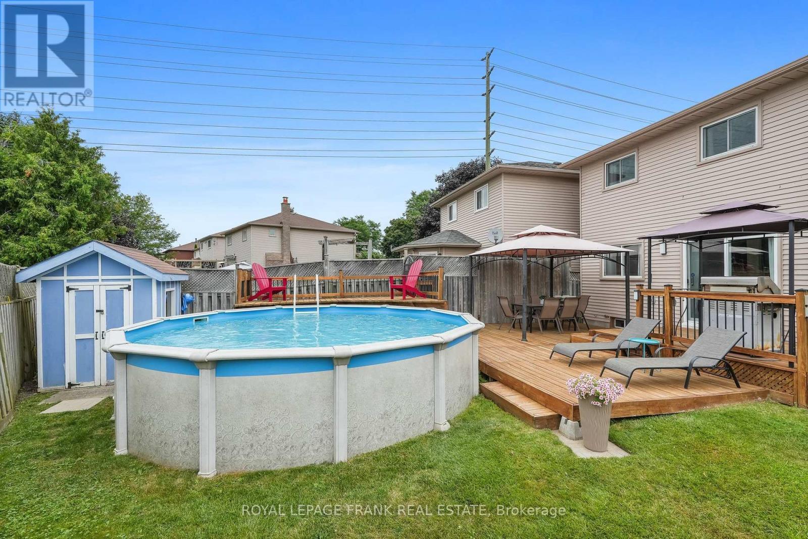 












808 CROWELLS STREET

,
Oshawa (Pinecrest),




Ontario
L1K1X4

