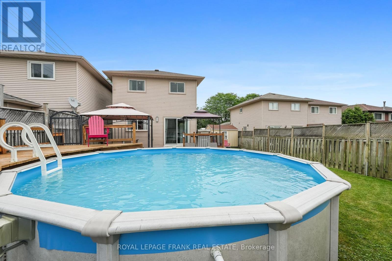 












808 CROWELLS STREET

,
Oshawa (Pinecrest),




Ontario
L1K1X4

