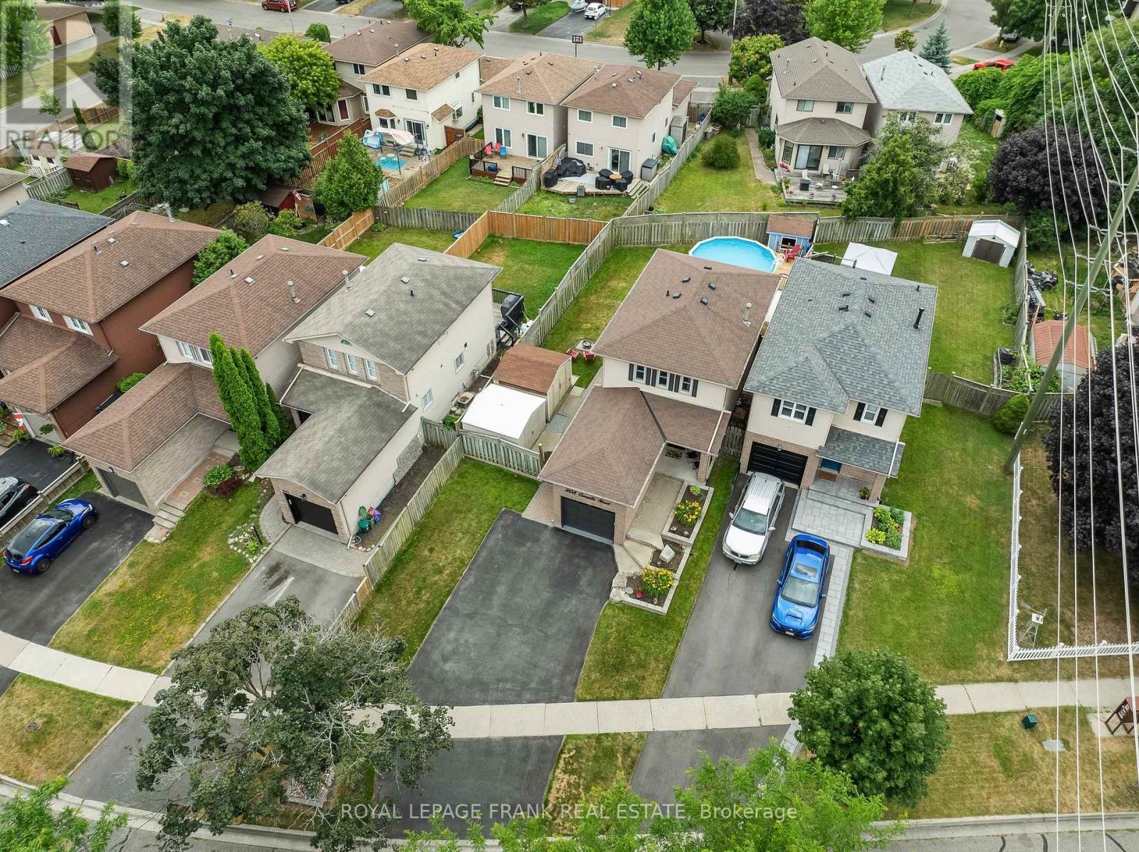 












808 CROWELLS STREET

,
Oshawa (Pinecrest),




Ontario
L1K1X4

