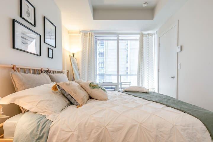 









1288


Rue St-Antoine O.

, 612,
Montréal (Ville-Marie),




QC
H3C0X6

