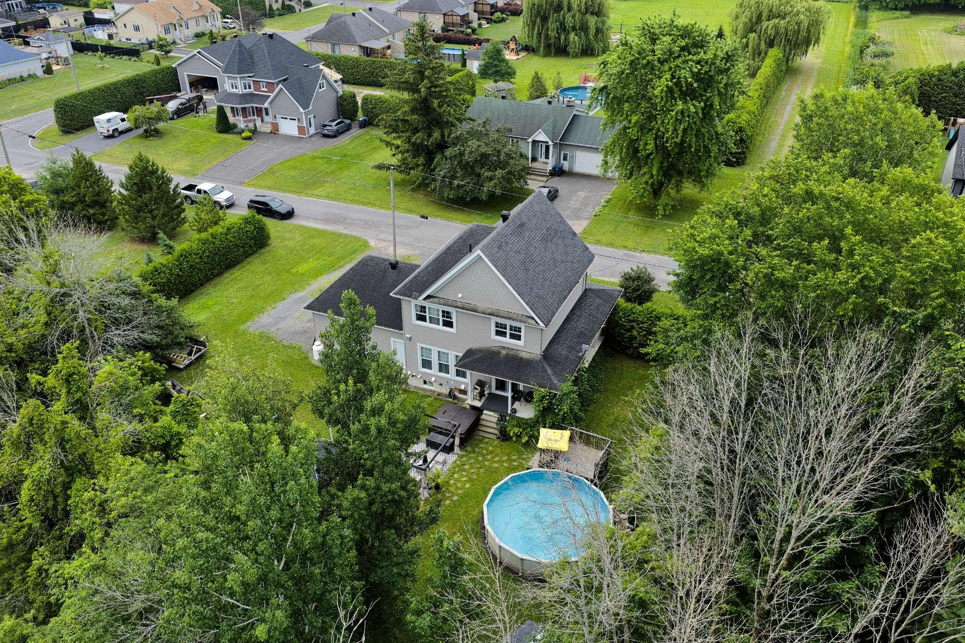 









14


Carré De Beaujeu

,
Lacolle,




QC
J0J1J0

