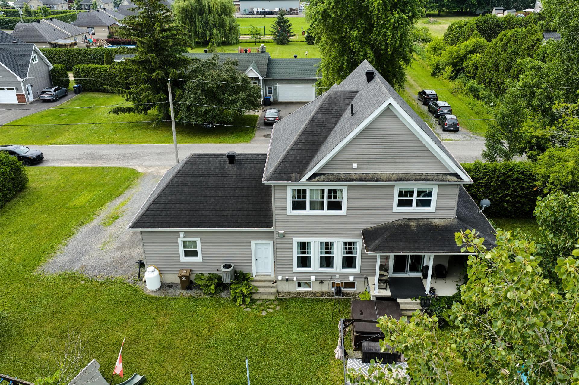 









14


Carré De Beaujeu

,
Lacolle,




QC
J0J1J0

