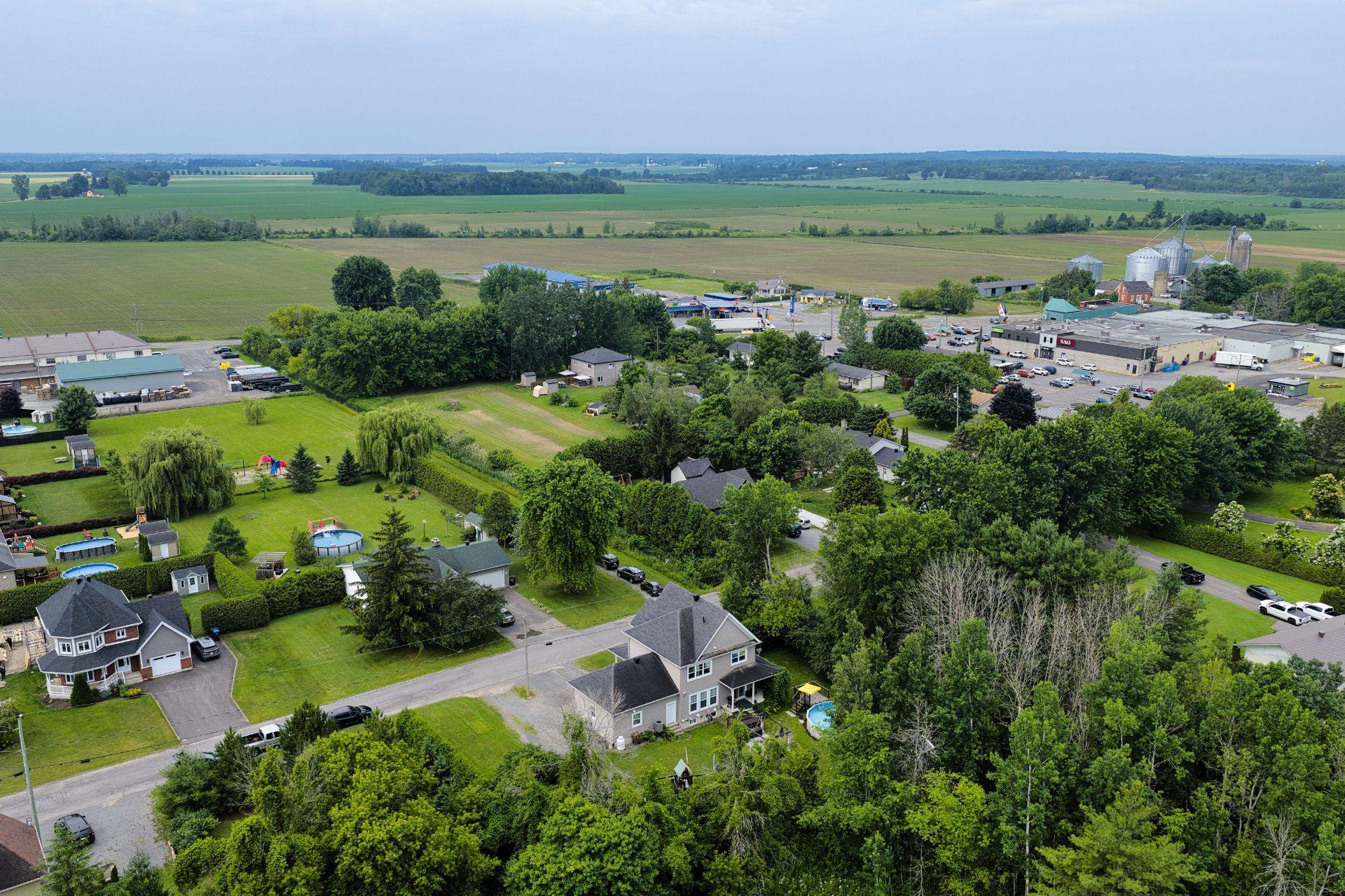 









14


Carré De Beaujeu

,
Lacolle,




QC
J0J1J0

