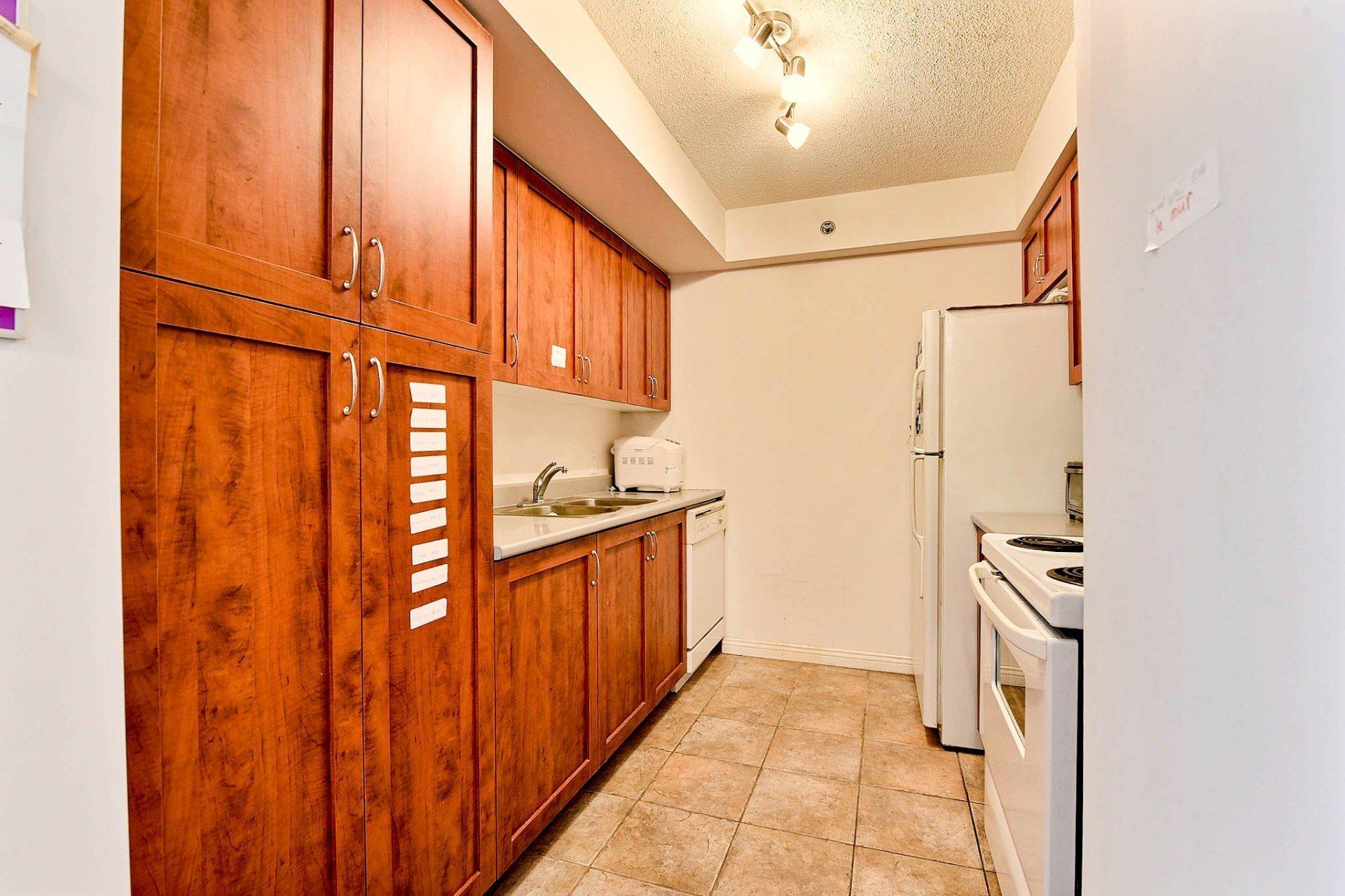 









1225


Rue Notre-Dame O.

, 723,
Montréal (Ville-Marie),




QC
H3C6S3

