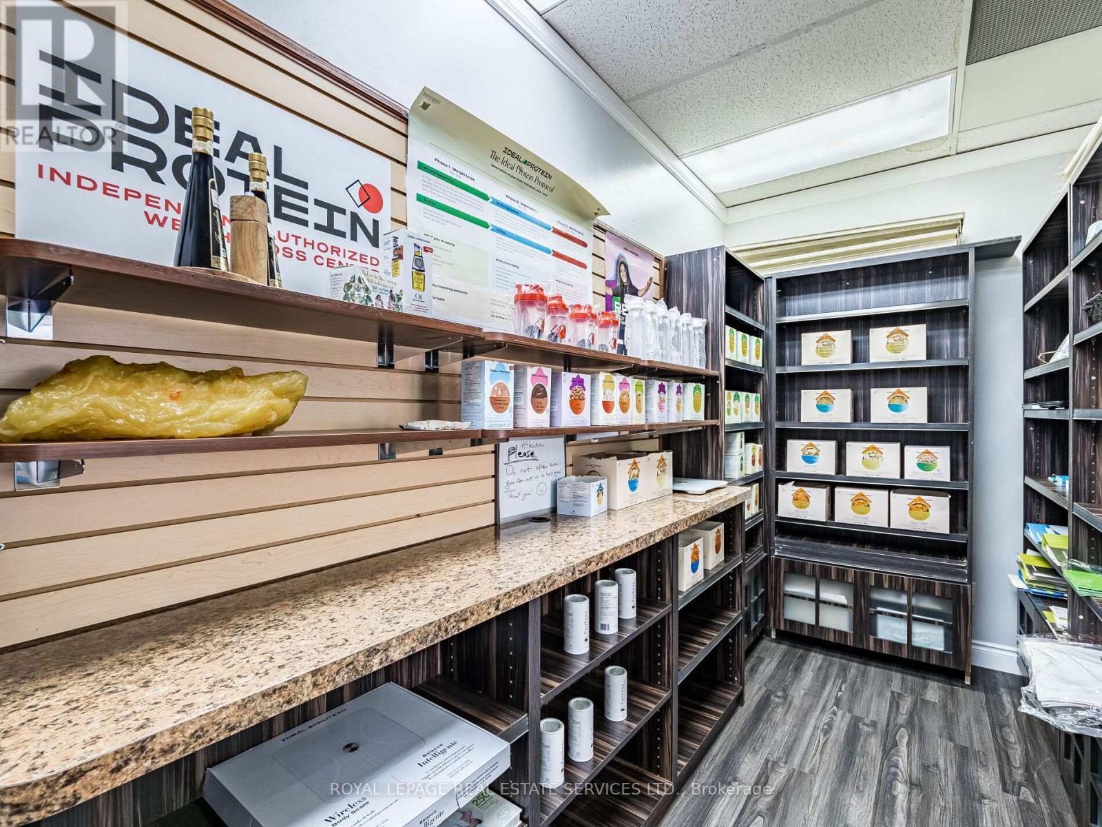 












4 - 287 DUNDAS STREET E

,
Hamilton,




Ontario
L0R2H6

