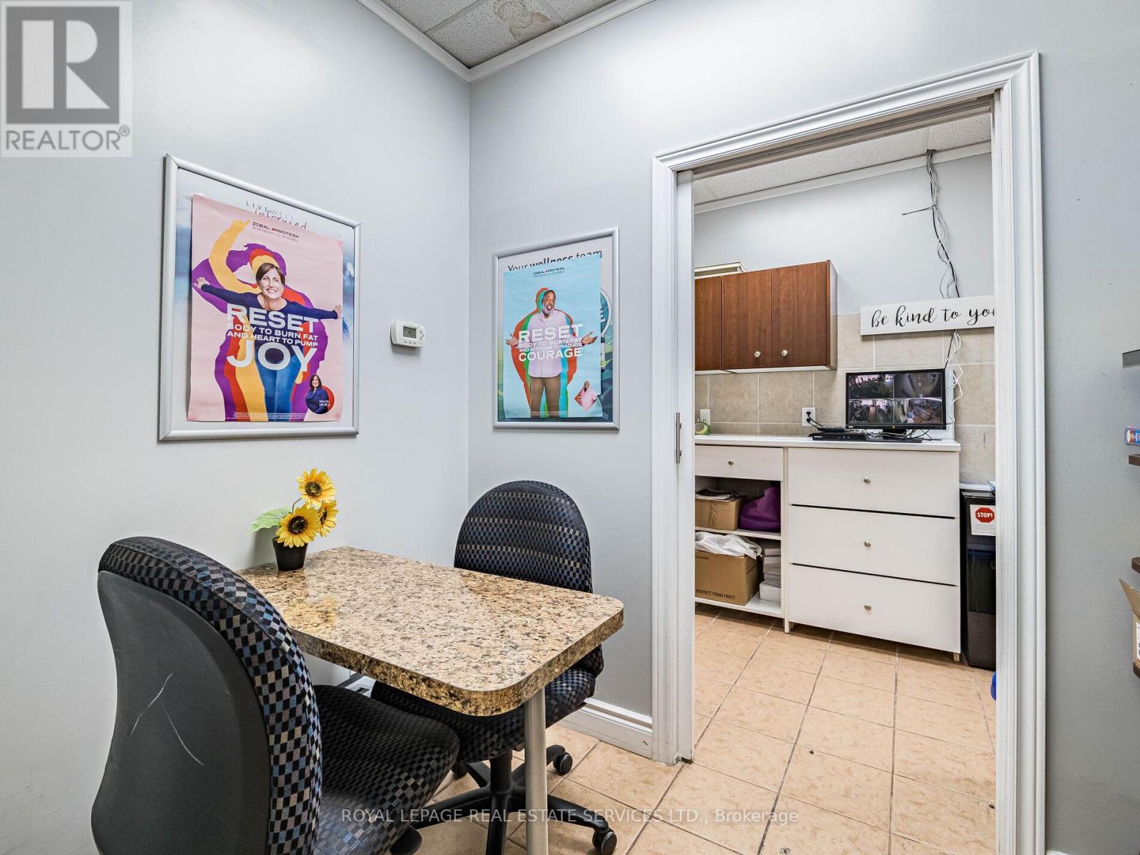 












4 - 287 DUNDAS STREET E

,
Hamilton,




Ontario
L0R2H6

