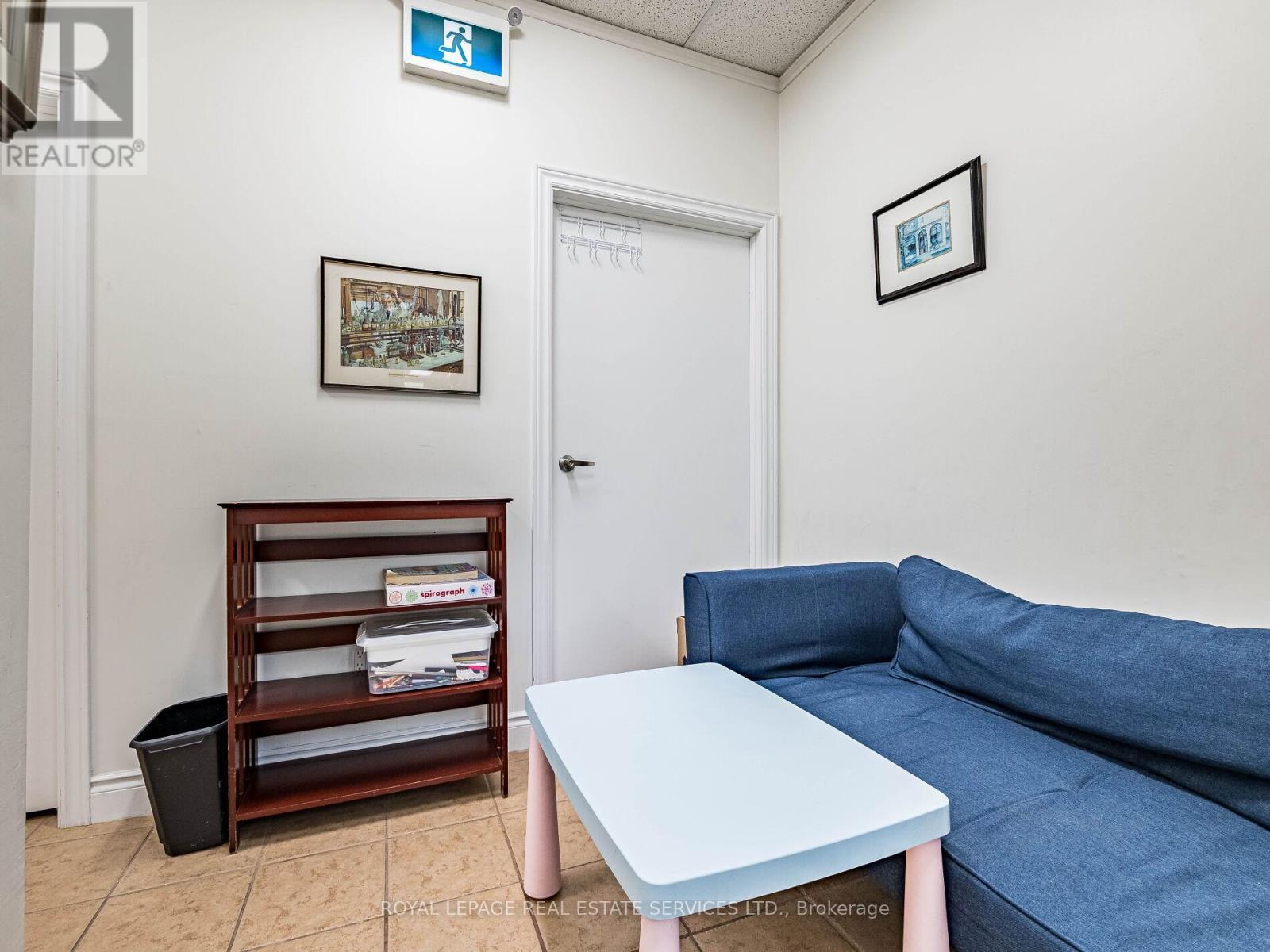 












4 - 287 DUNDAS STREET E

,
Hamilton,




Ontario
L0R2H6

