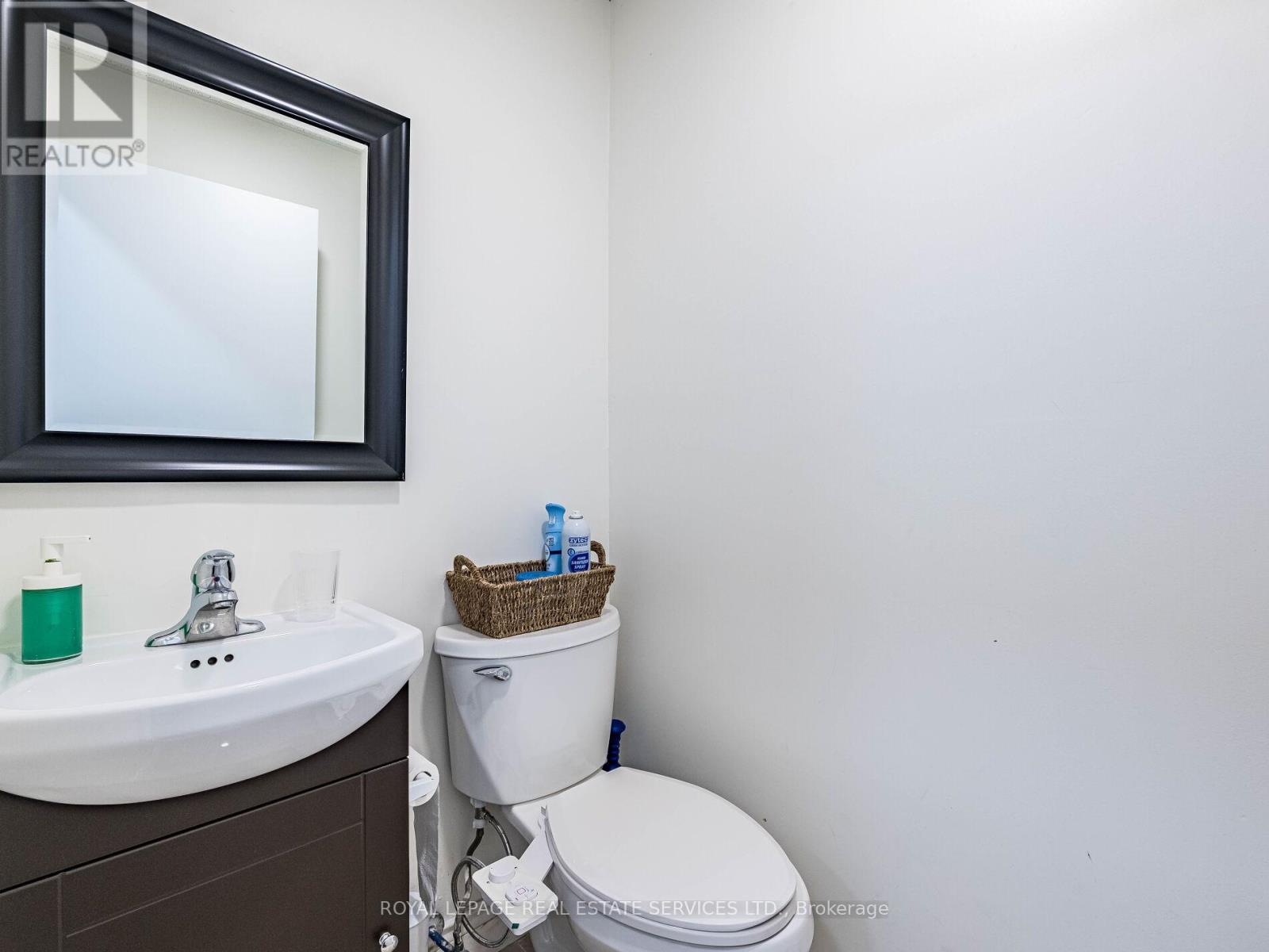 












4 - 287 DUNDAS STREET E

,
Hamilton,




Ontario
L0R2H6

