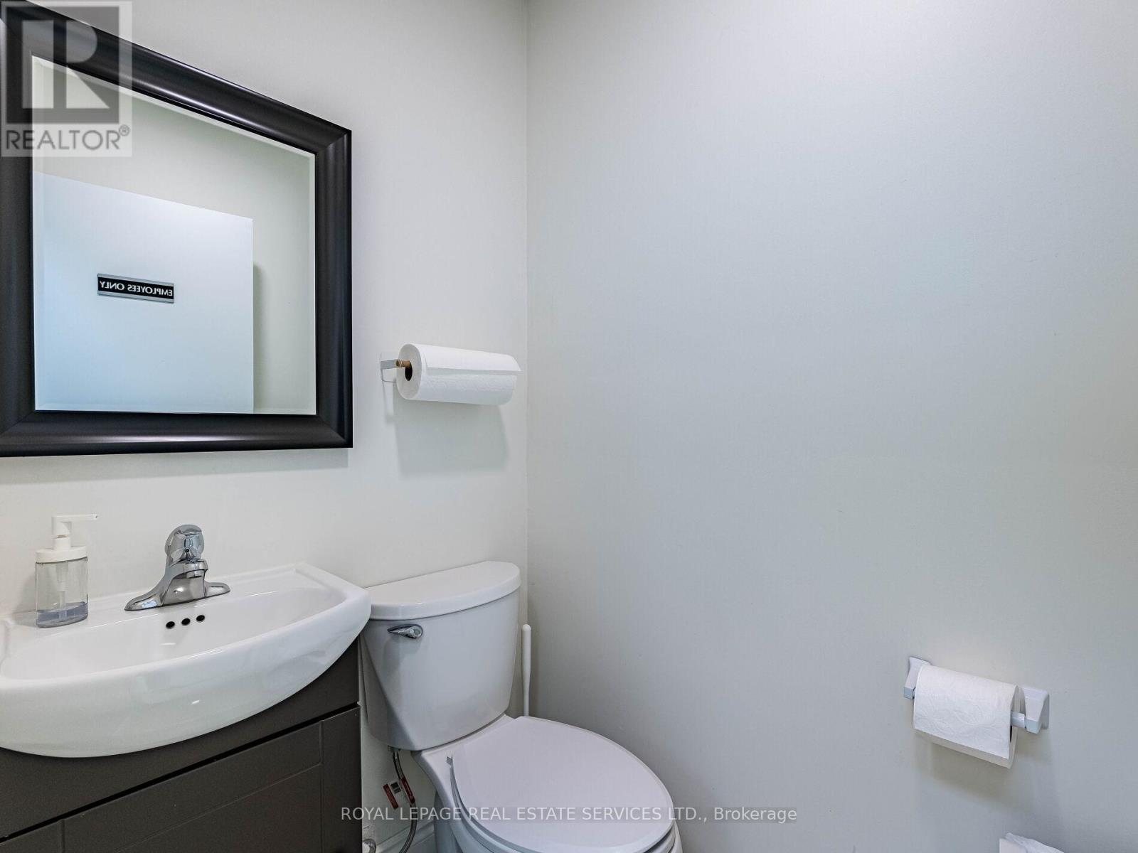 












4 - 287 DUNDAS STREET E

,
Hamilton,




Ontario
L0R2H6

