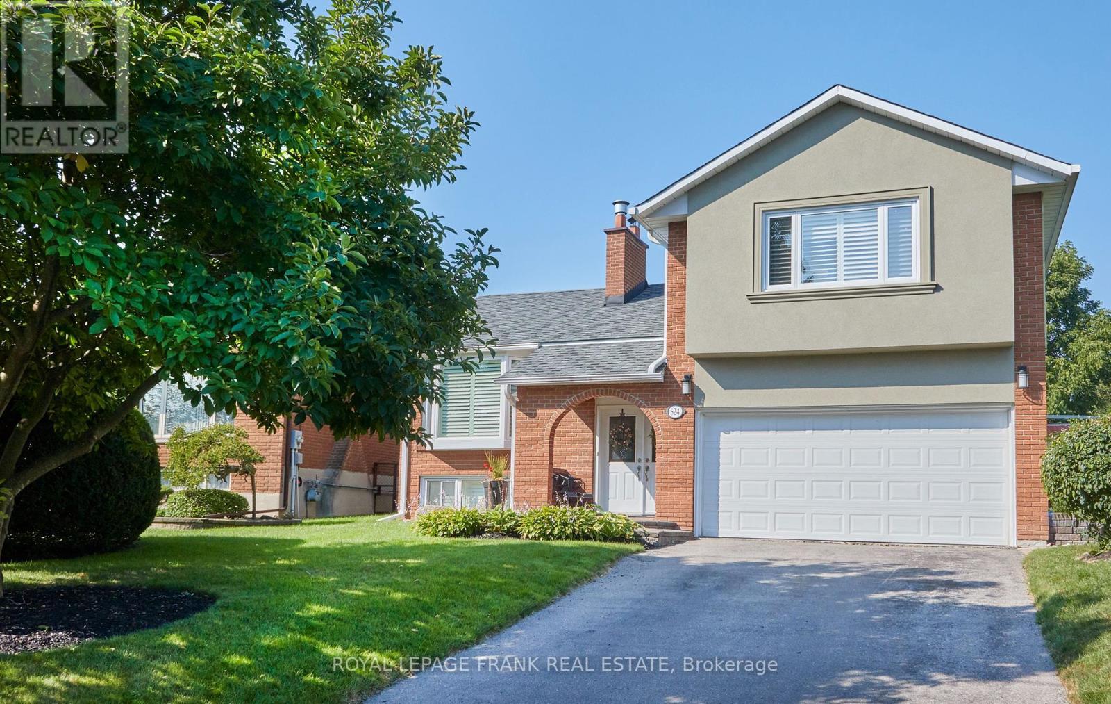 












524 CENTRE STREET N

,
Whitby (Downtown Whitby),




Ontario
L1N4T6


