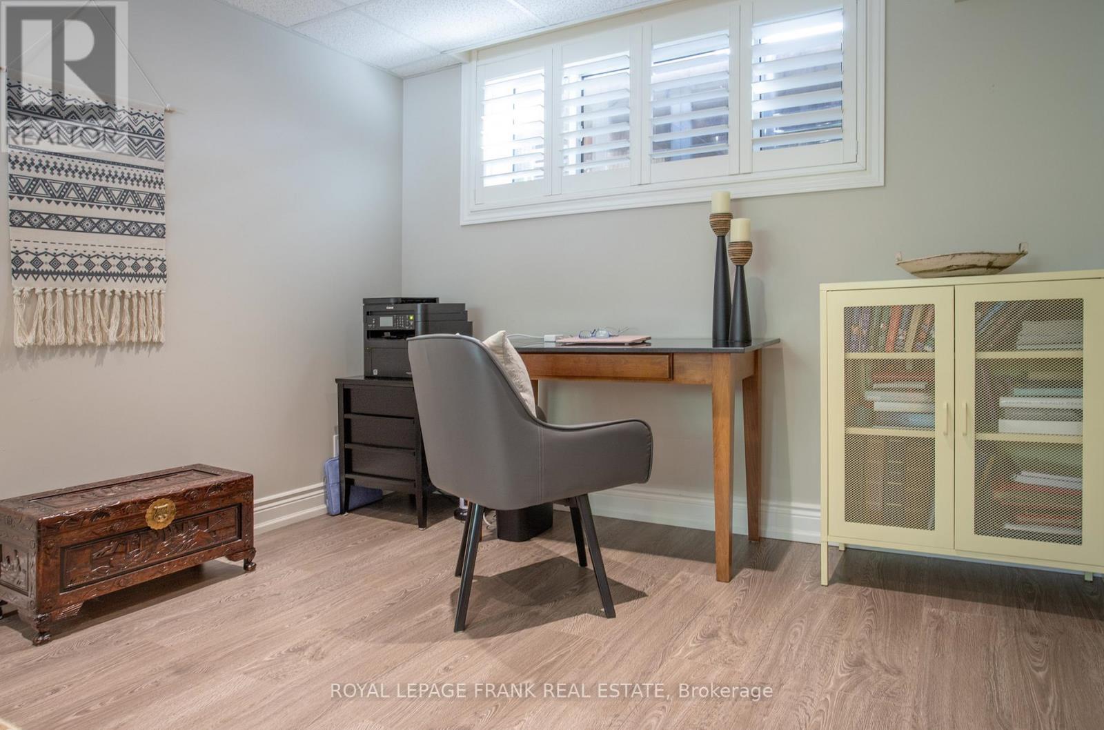 












524 CENTRE STREET N

,
Whitby (Downtown Whitby),




Ontario
L1N4T6

