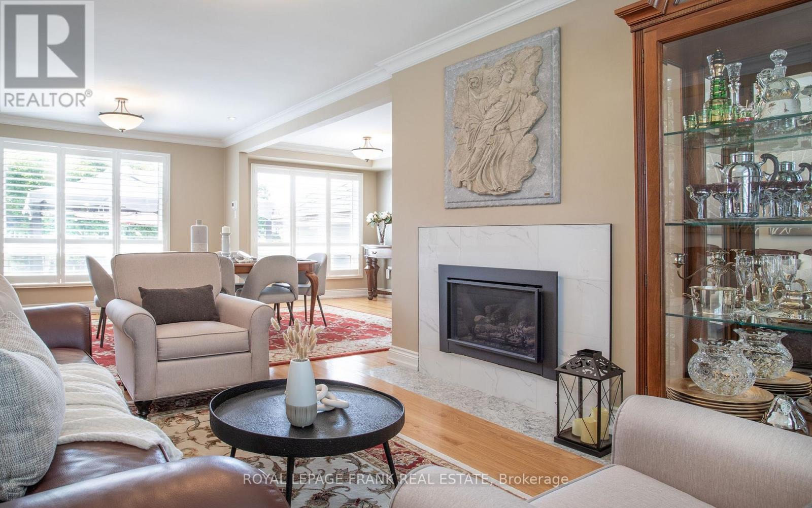 












524 CENTRE STREET N

,
Whitby (Downtown Whitby),




Ontario
L1N4T6

