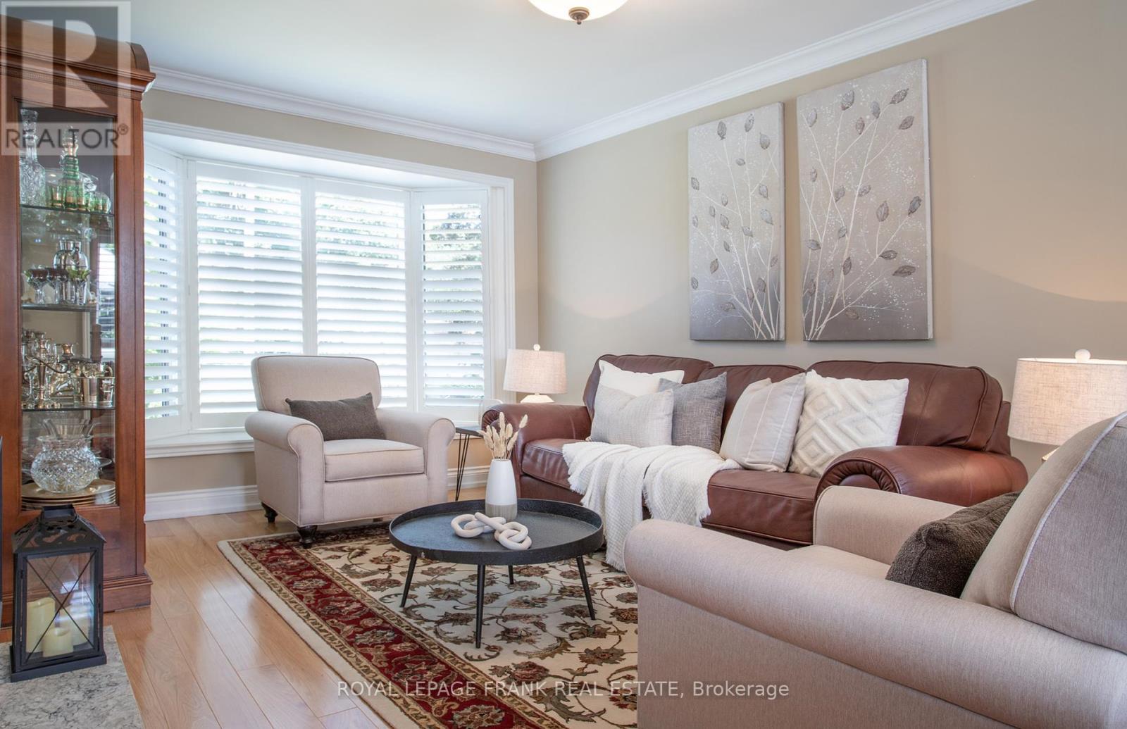 












524 CENTRE STREET N

,
Whitby (Downtown Whitby),




Ontario
L1N4T6

