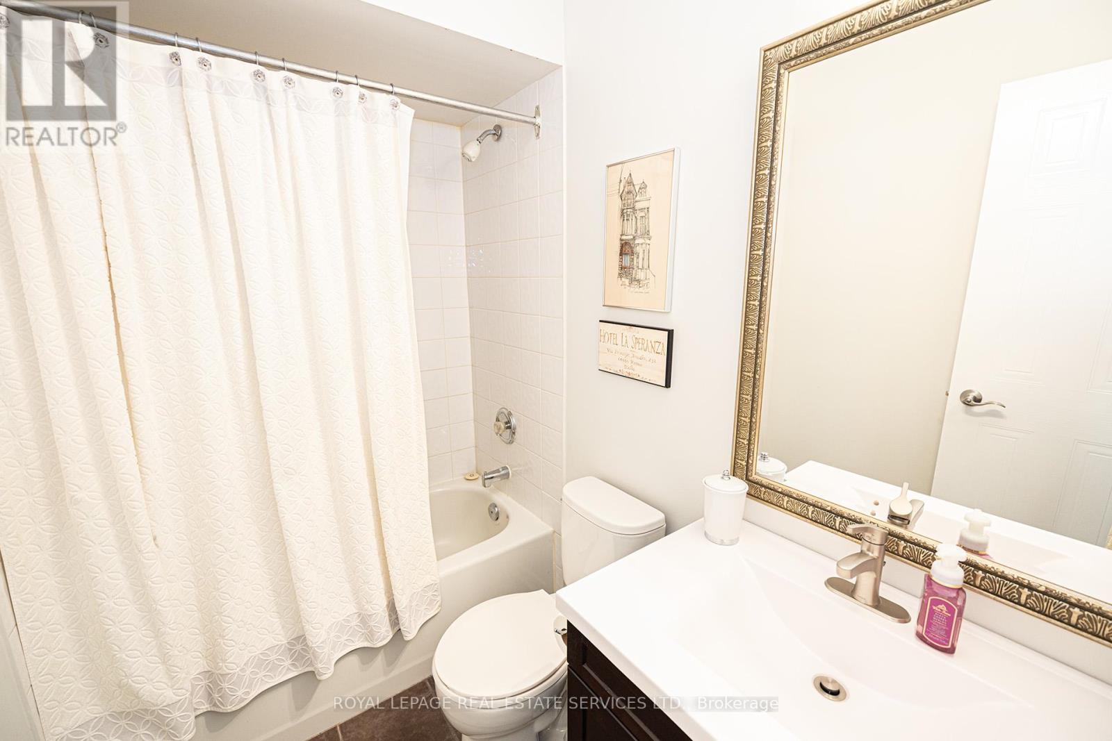 












21 - 1221 PARKWEST PLACE

,
Mississauga,




Ontario
L5E3J3

