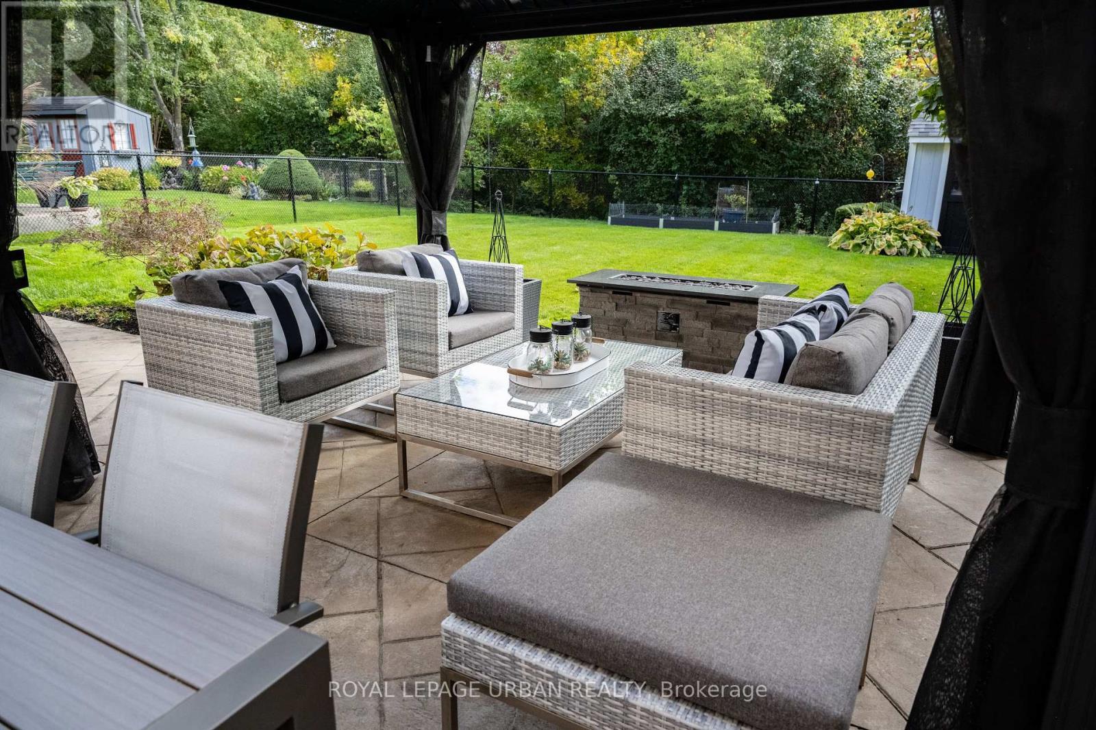 












27 LIGHTHEART DRIVE

,
Caledon,




Ontario
L7C1E3

