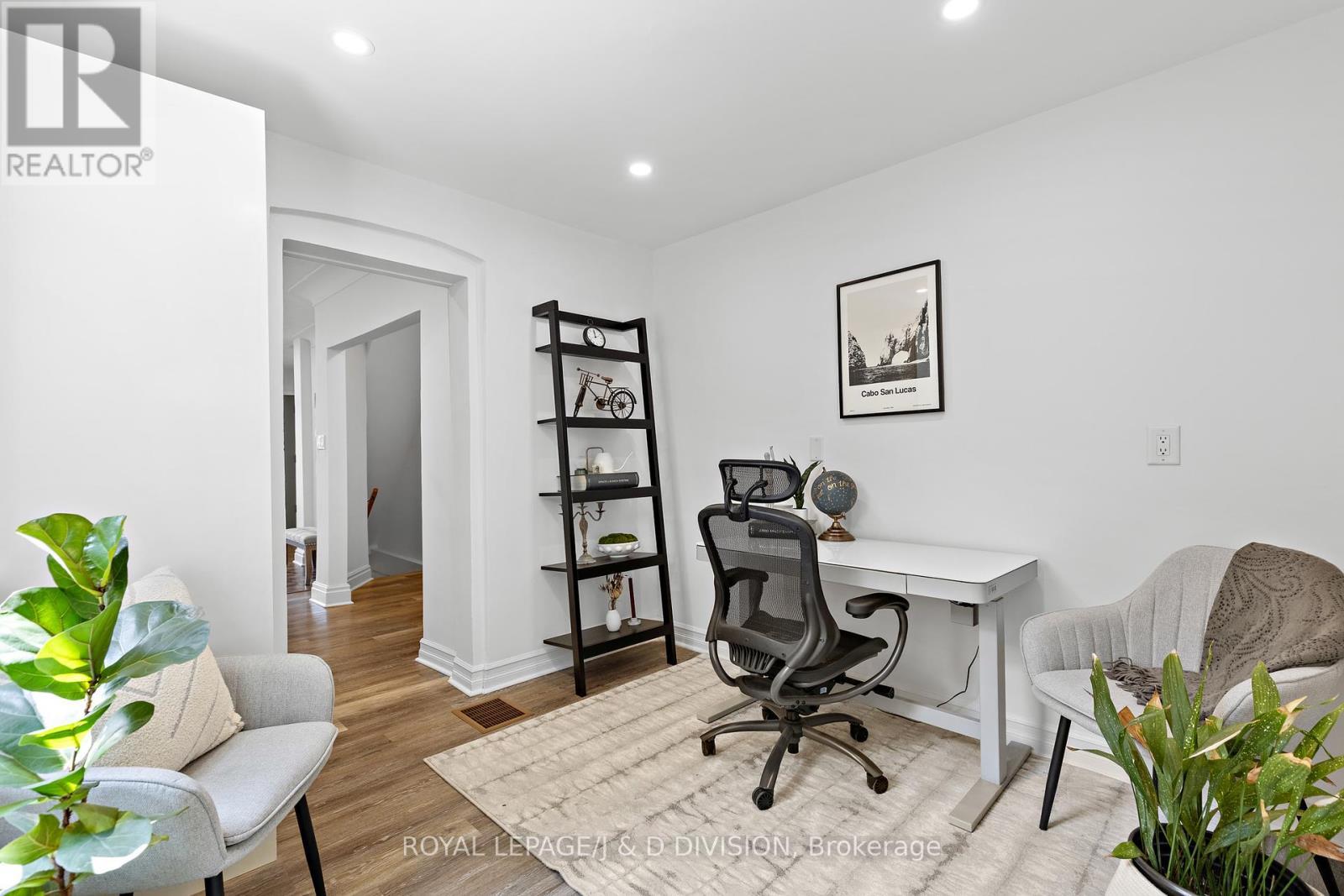 












123 DRAYTON AVENUE

,
Toronto,




Ontario
M4C3L8

