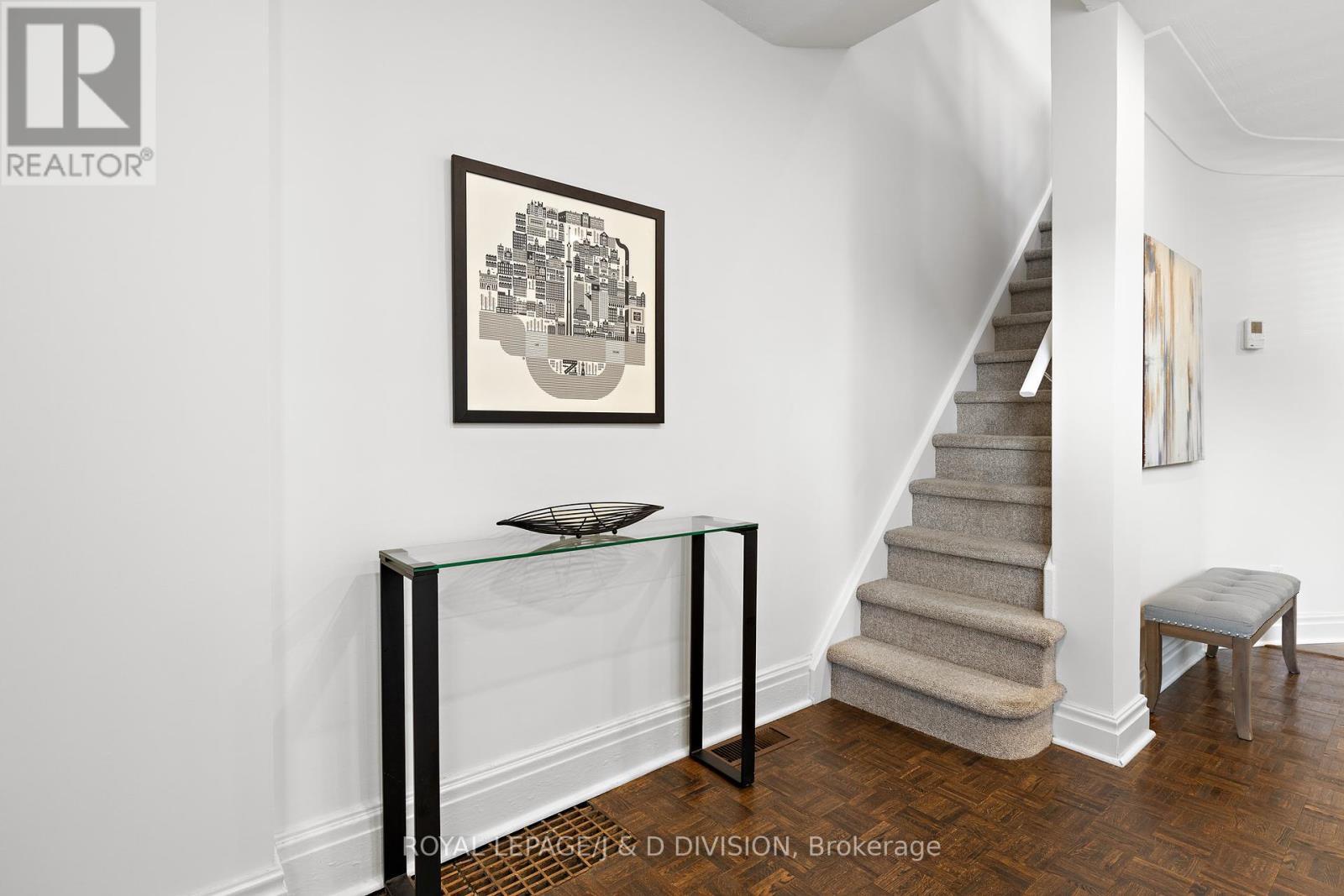 












123 DRAYTON AVENUE

,
Toronto,




Ontario
M4C3L8

